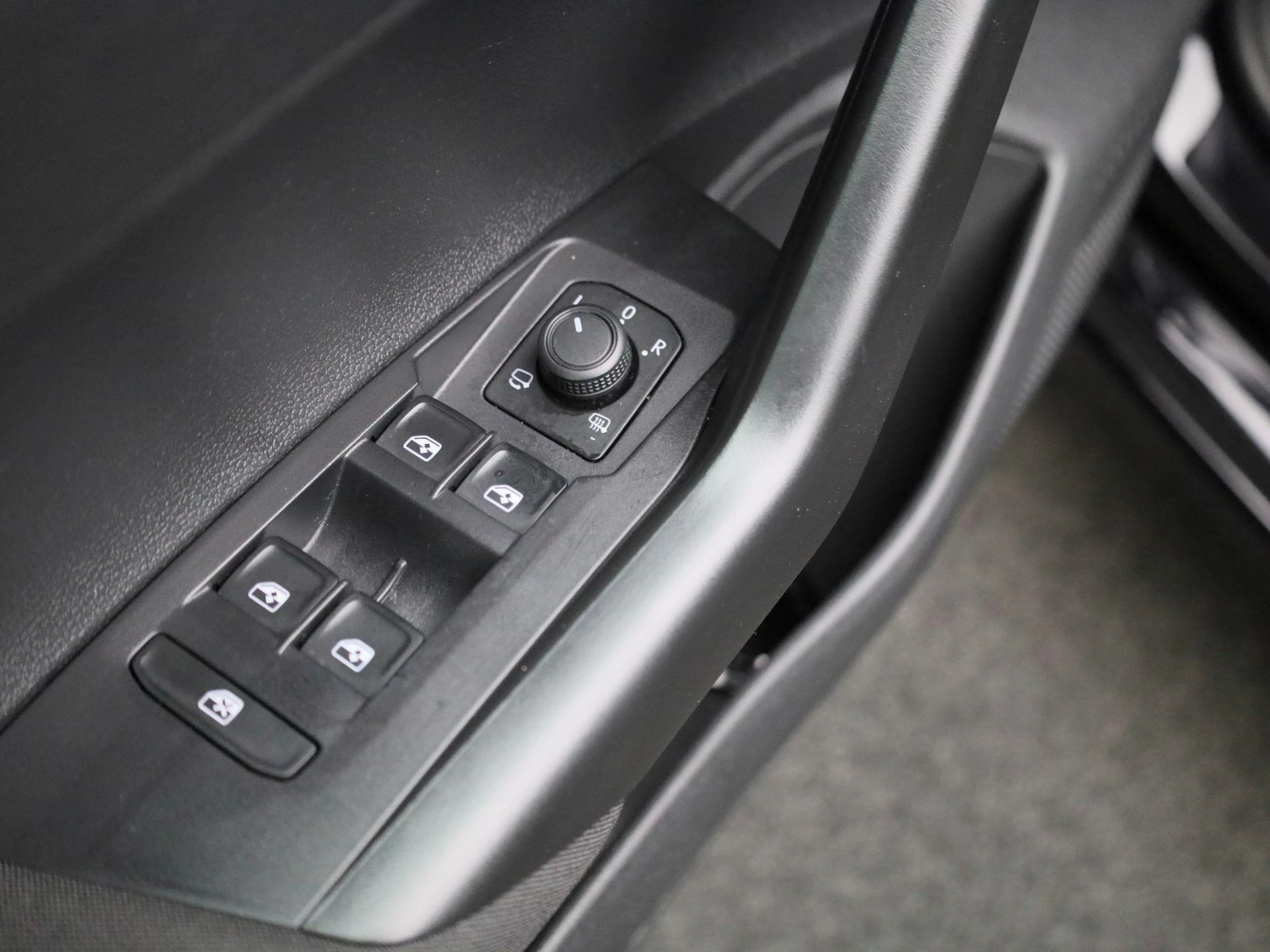 Volkswagen-Polo-image-29