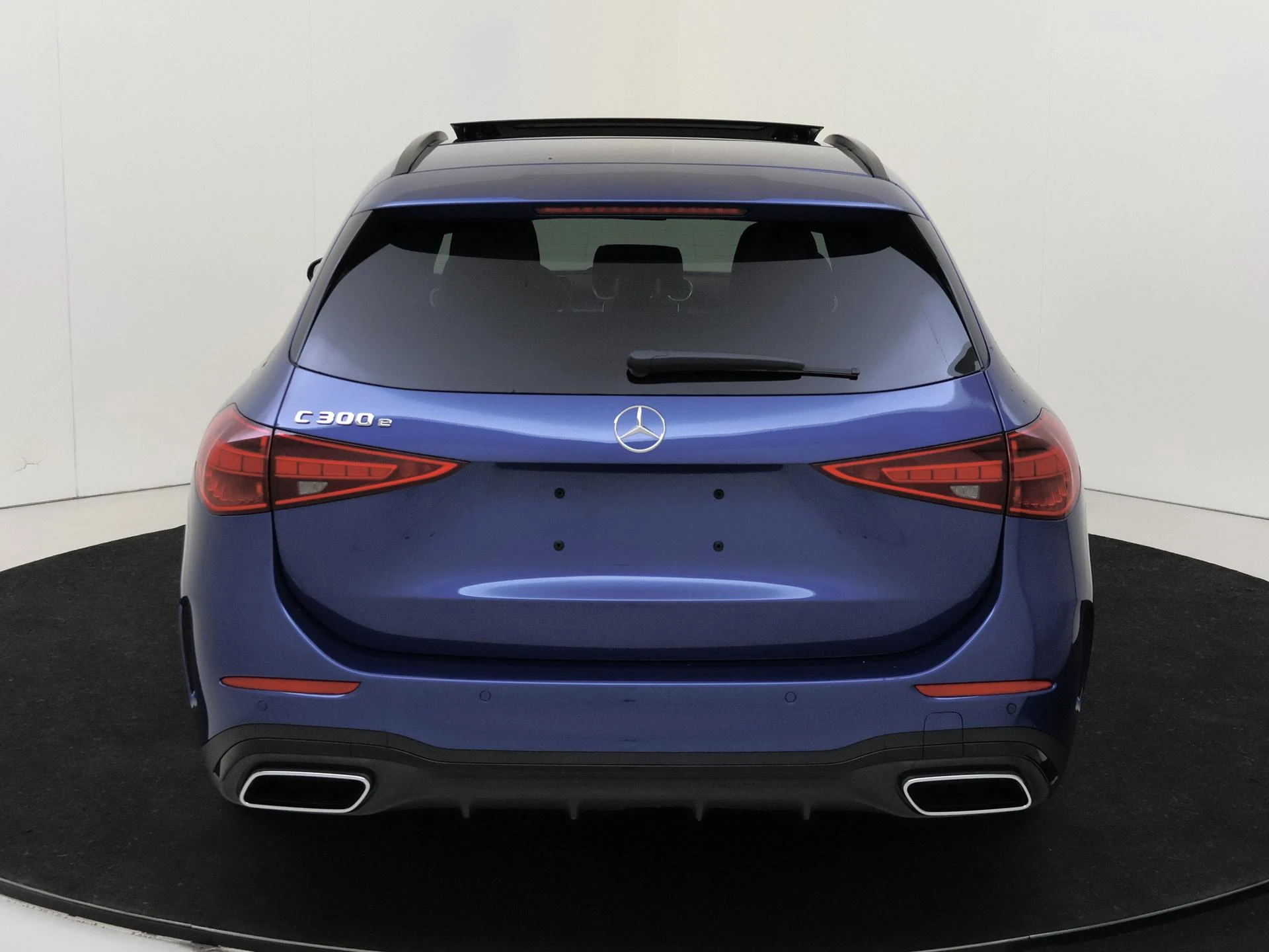 Mercedes-Benz-C-Klasse-image-6