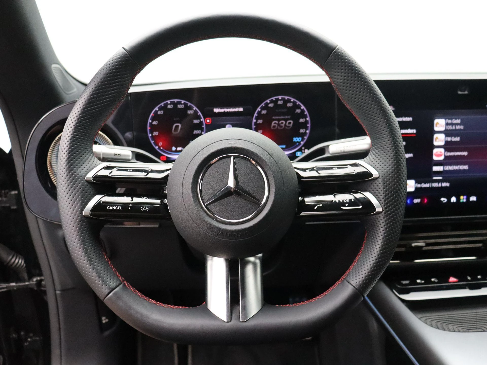 Mercedes-Benz-CLA-image-18