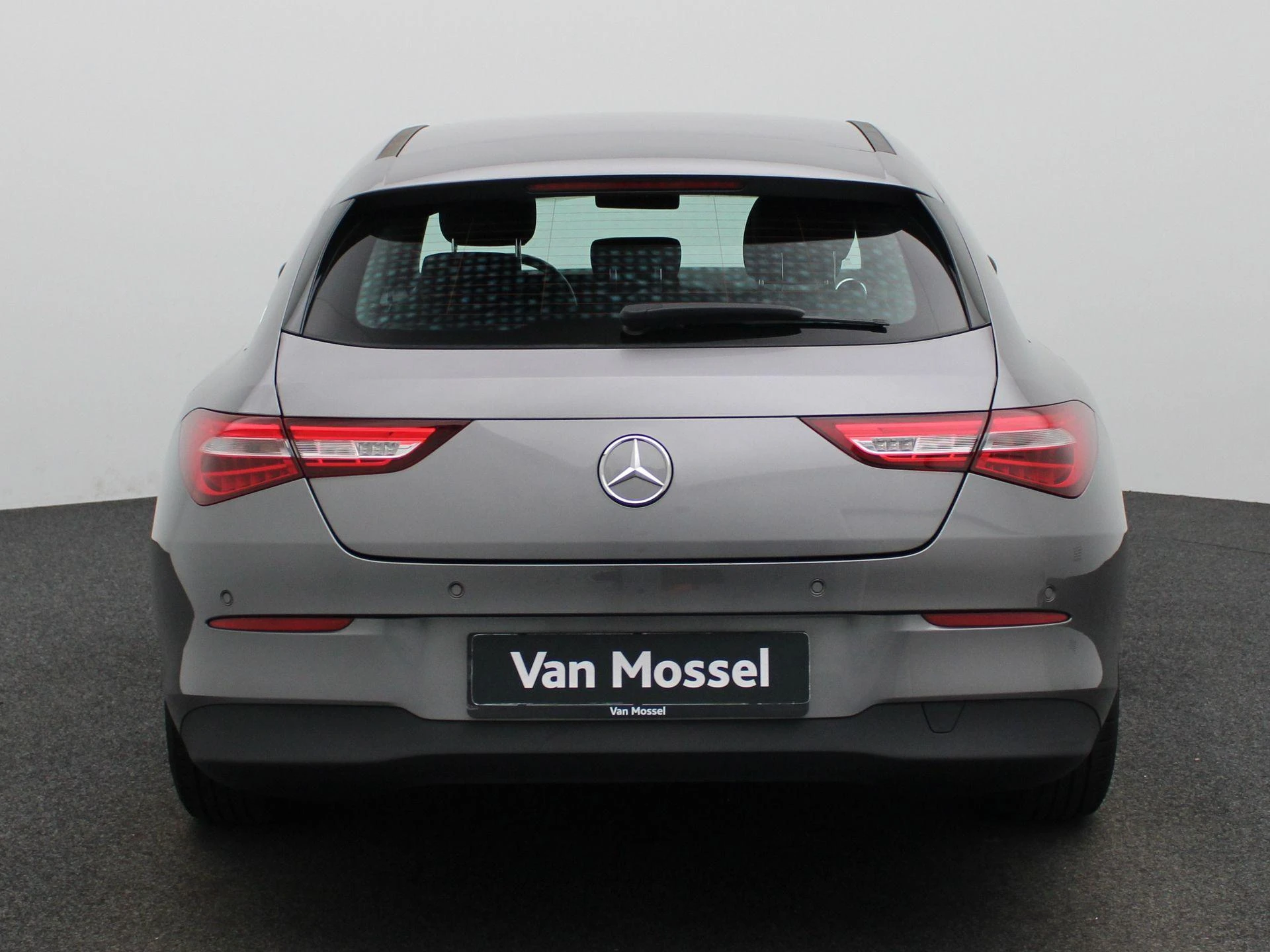Mercedes-Benz-CLA-image-4