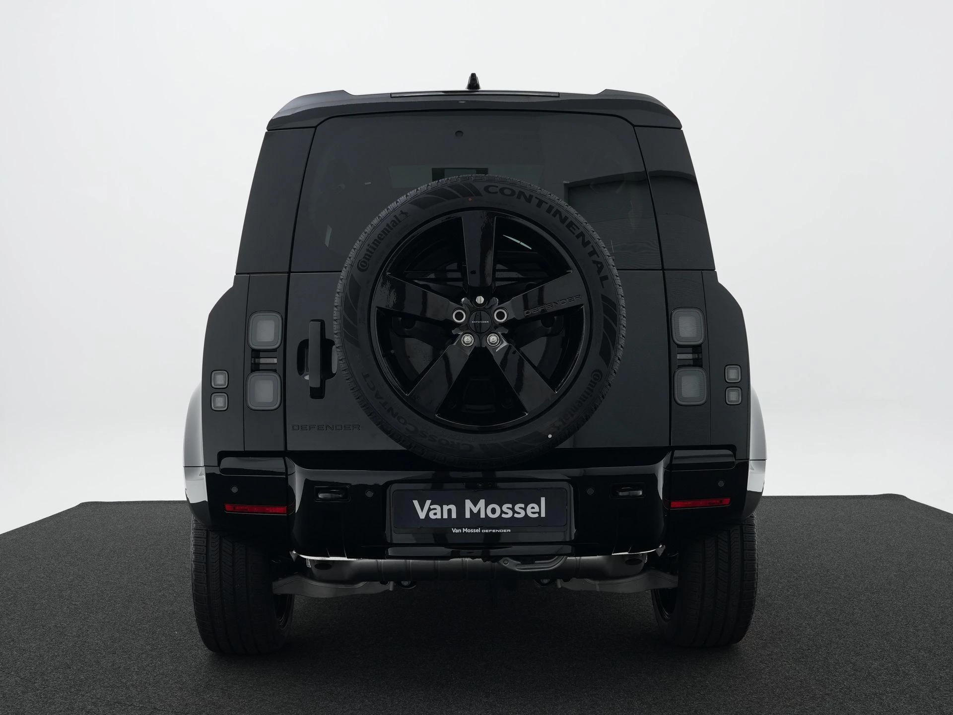 Land Rover-Defender-image-5