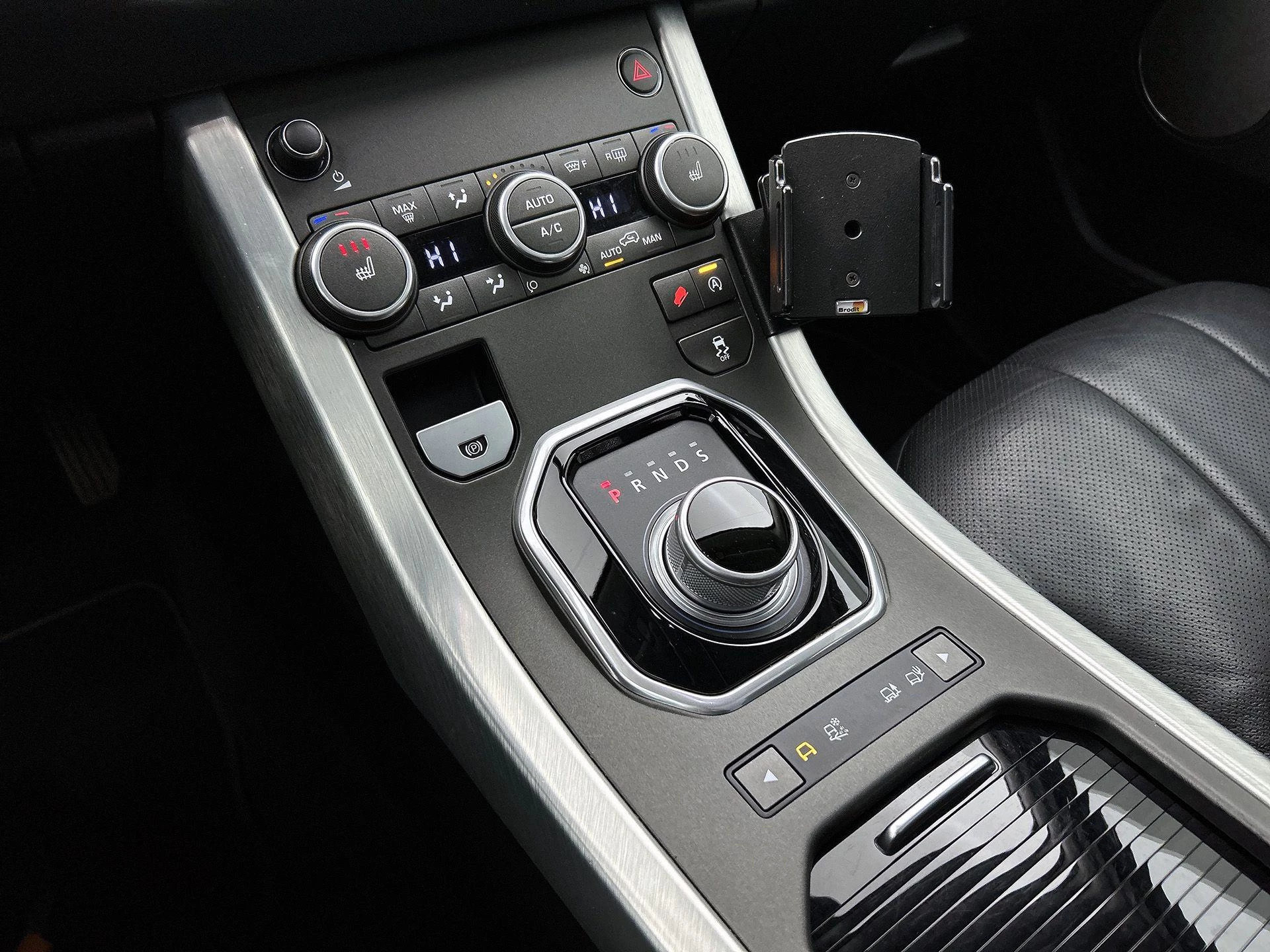 Land Rover-Range Rover Evoque-image-31