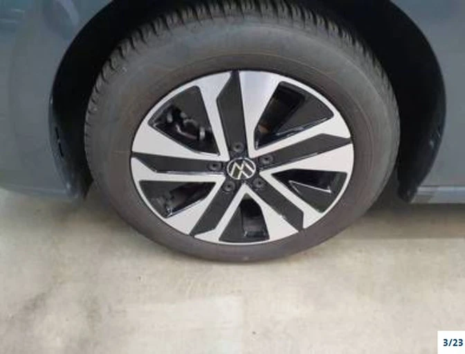 Volkswagen-Golf-image-2