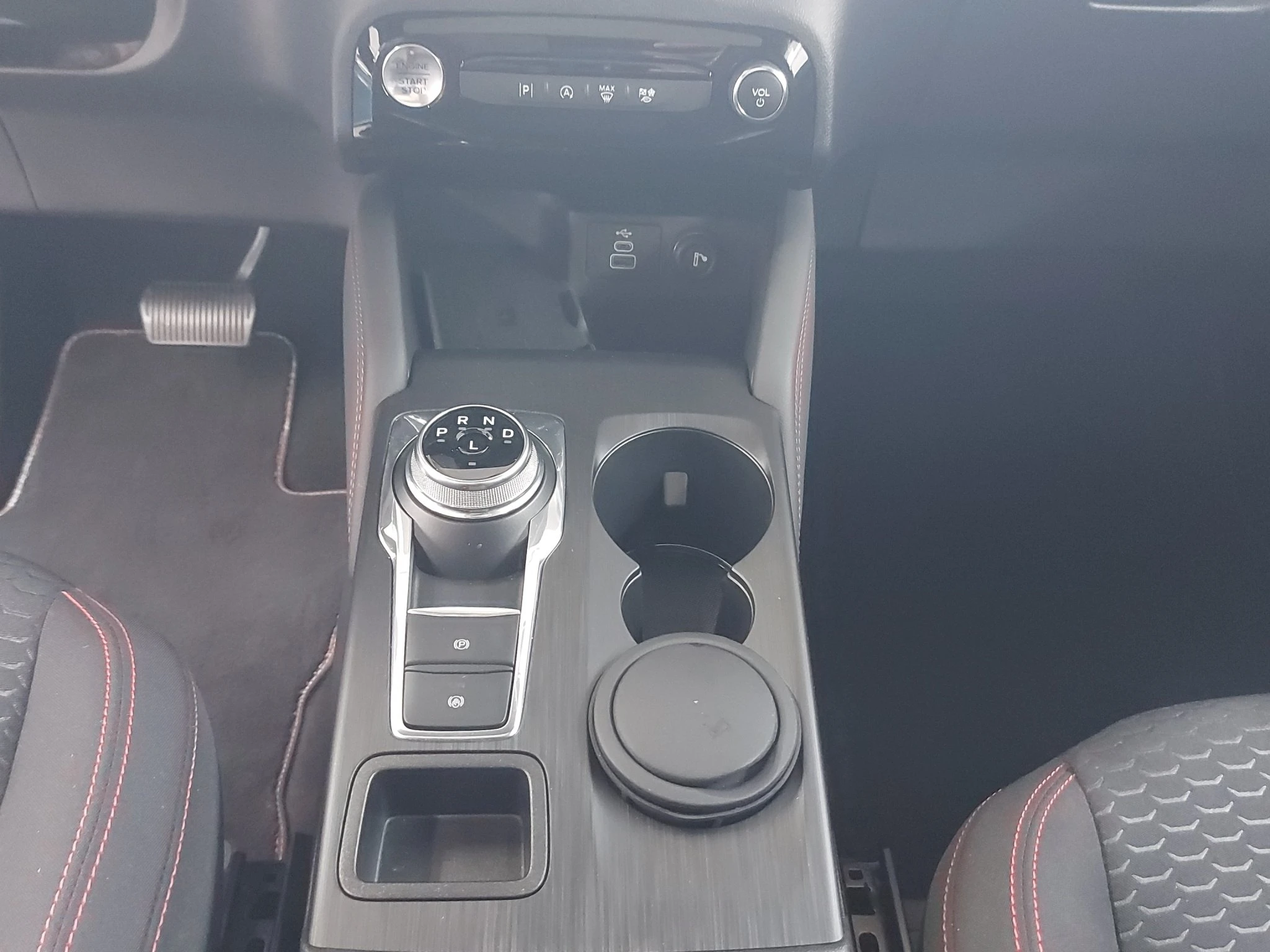 Ford-Kuga-image-13