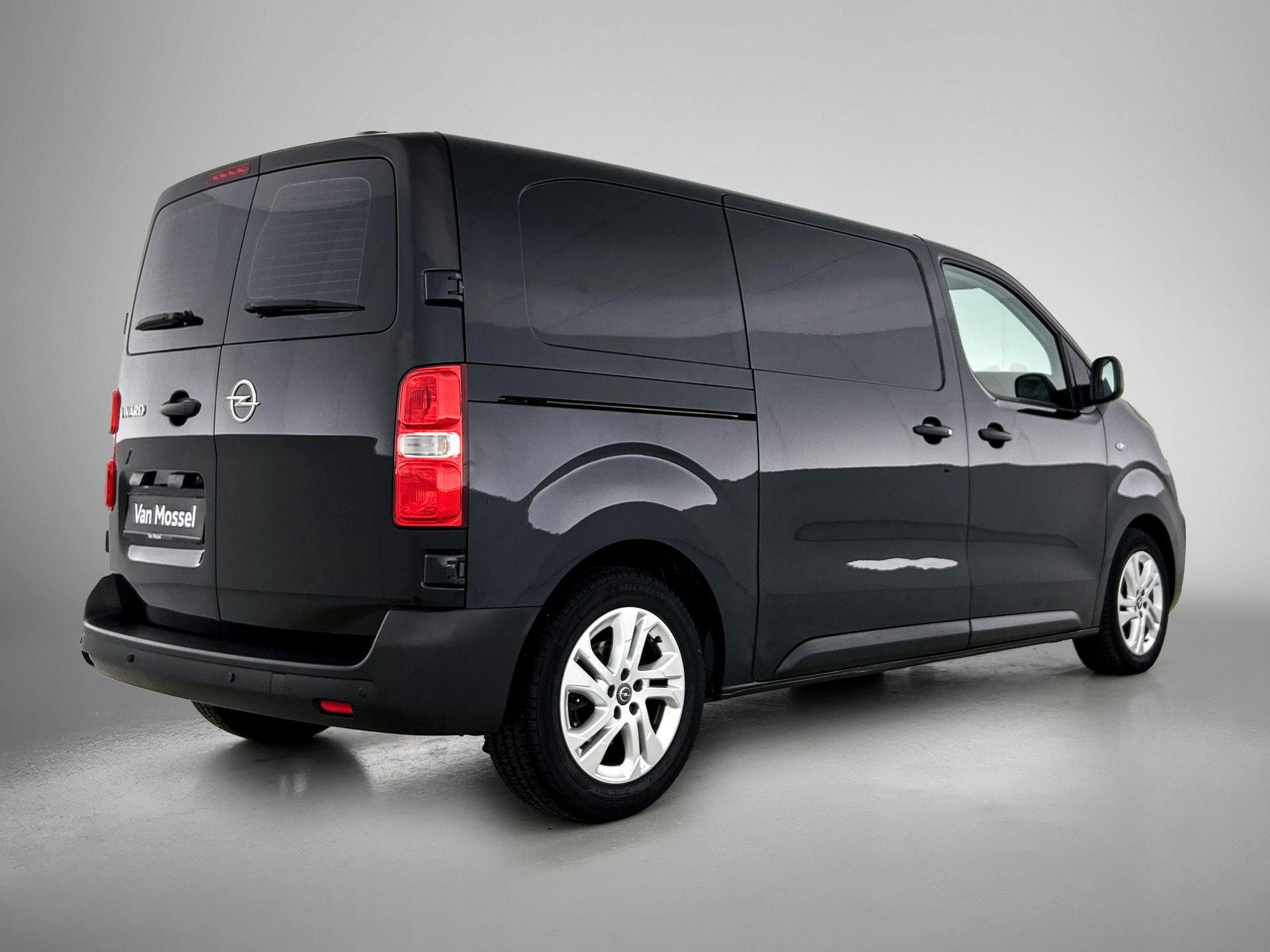 Opel-Vivaro-image-3