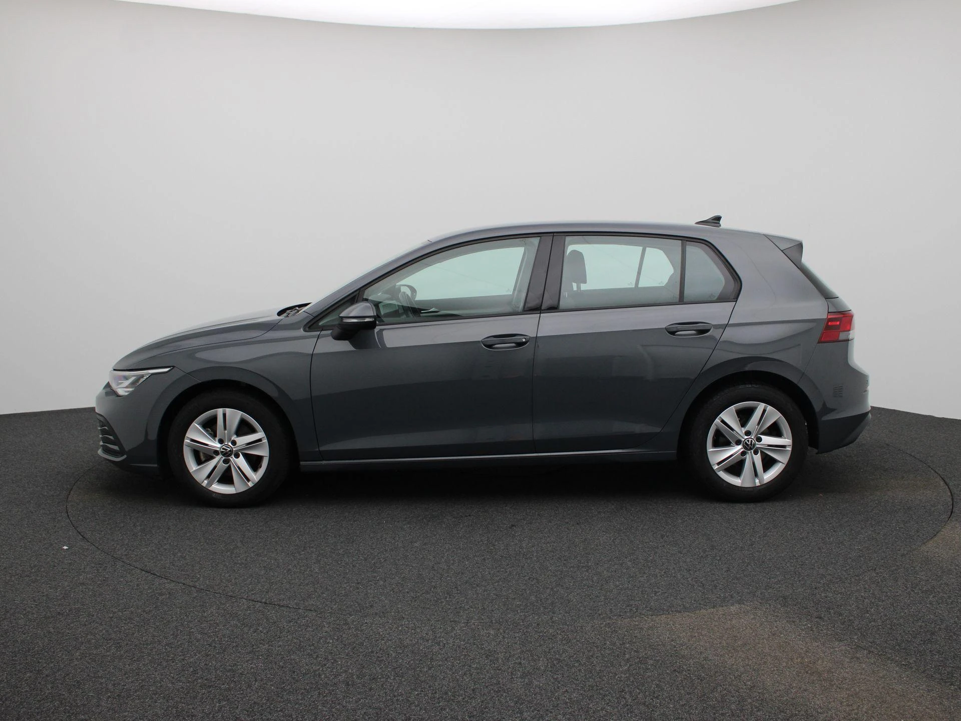 Volkswagen-Golf-image-3