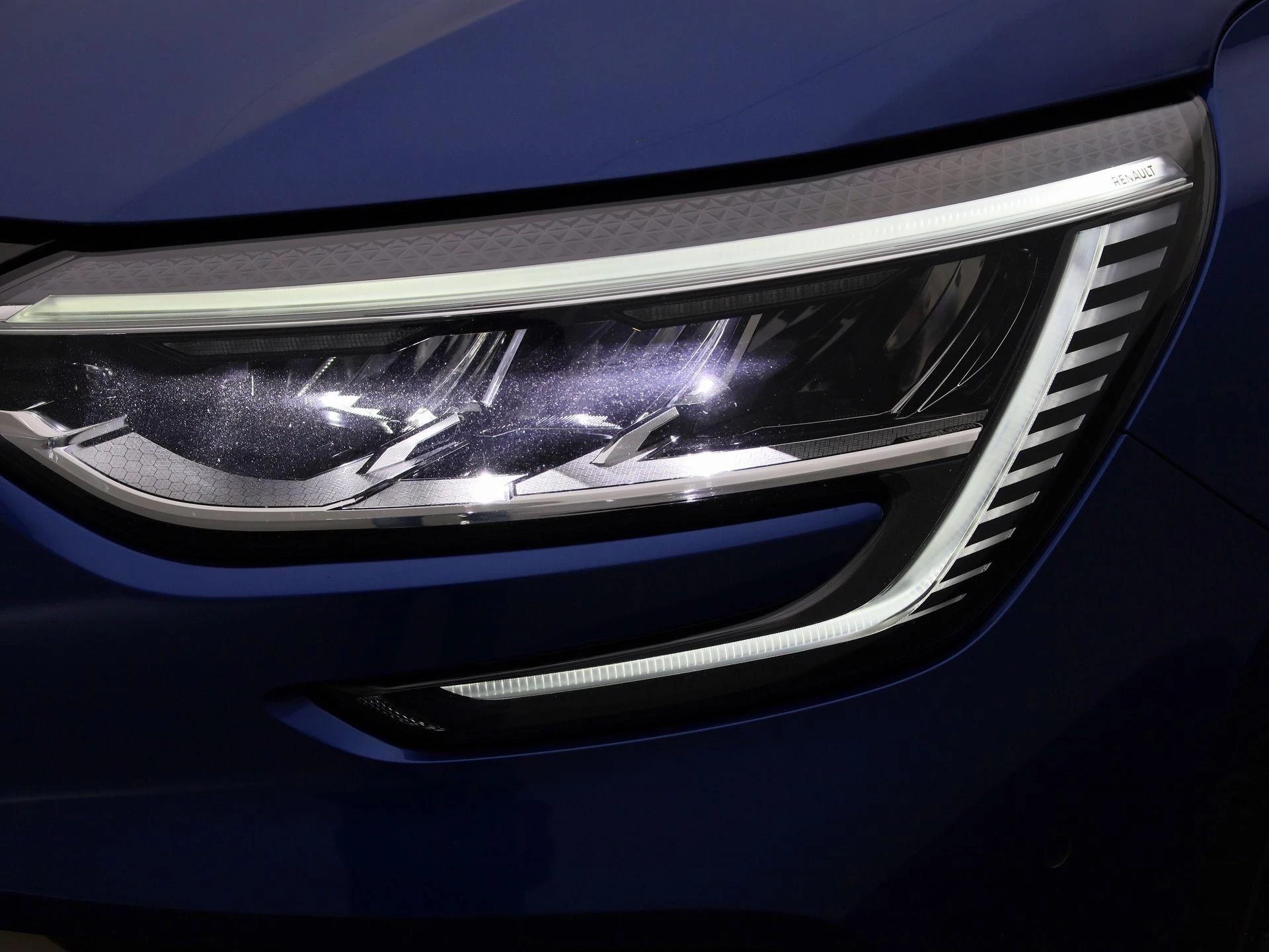 Renault-Megane E-Tech-image-13