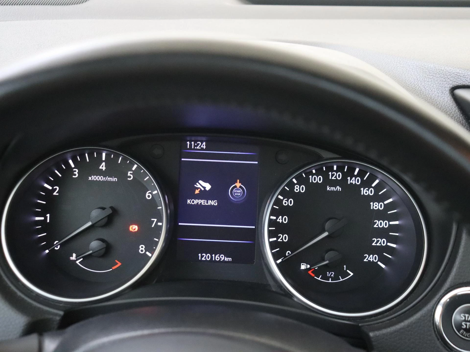 Nissan-QASHQAI-image-11