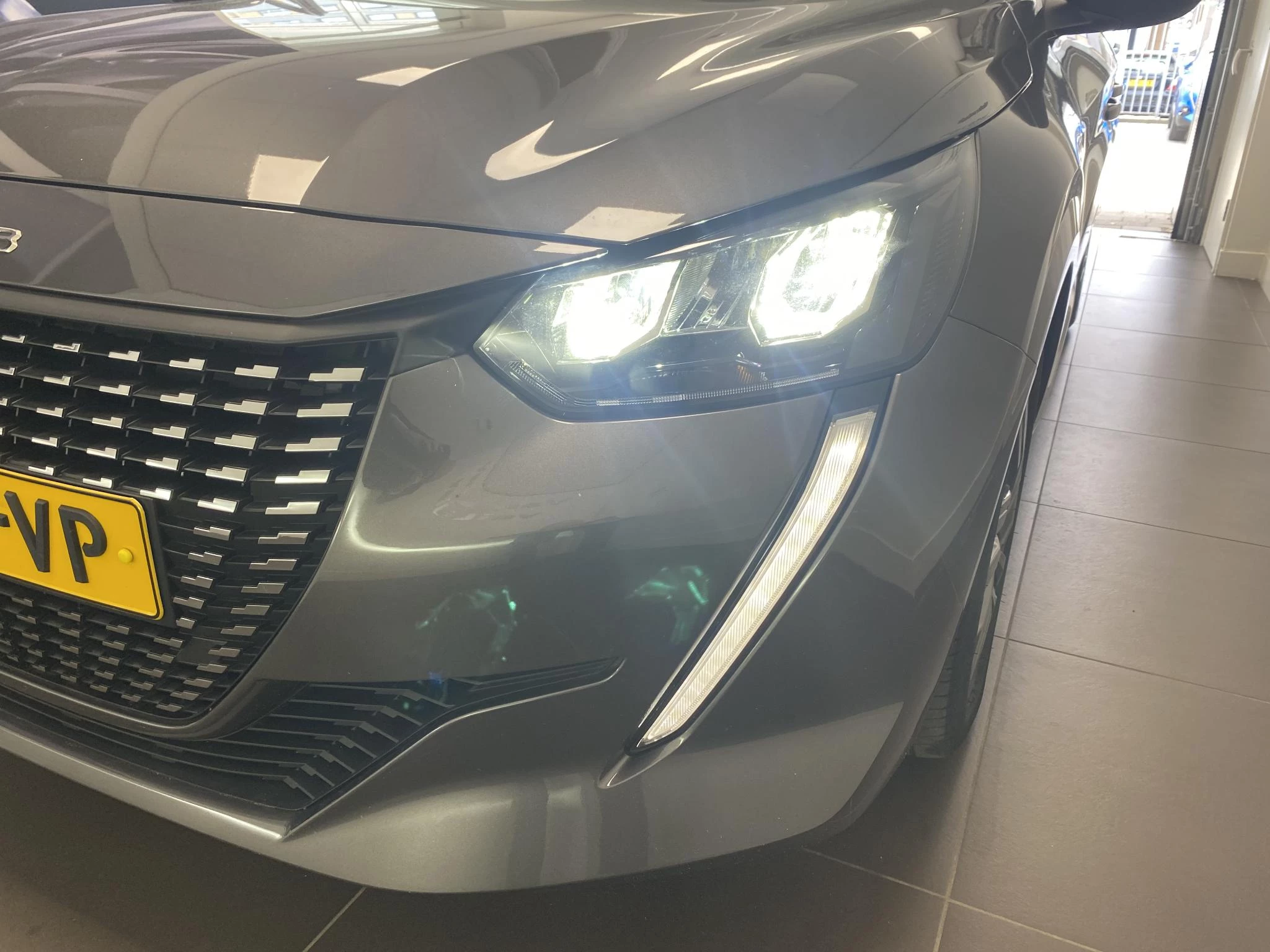 Peugeot-208-image-2
