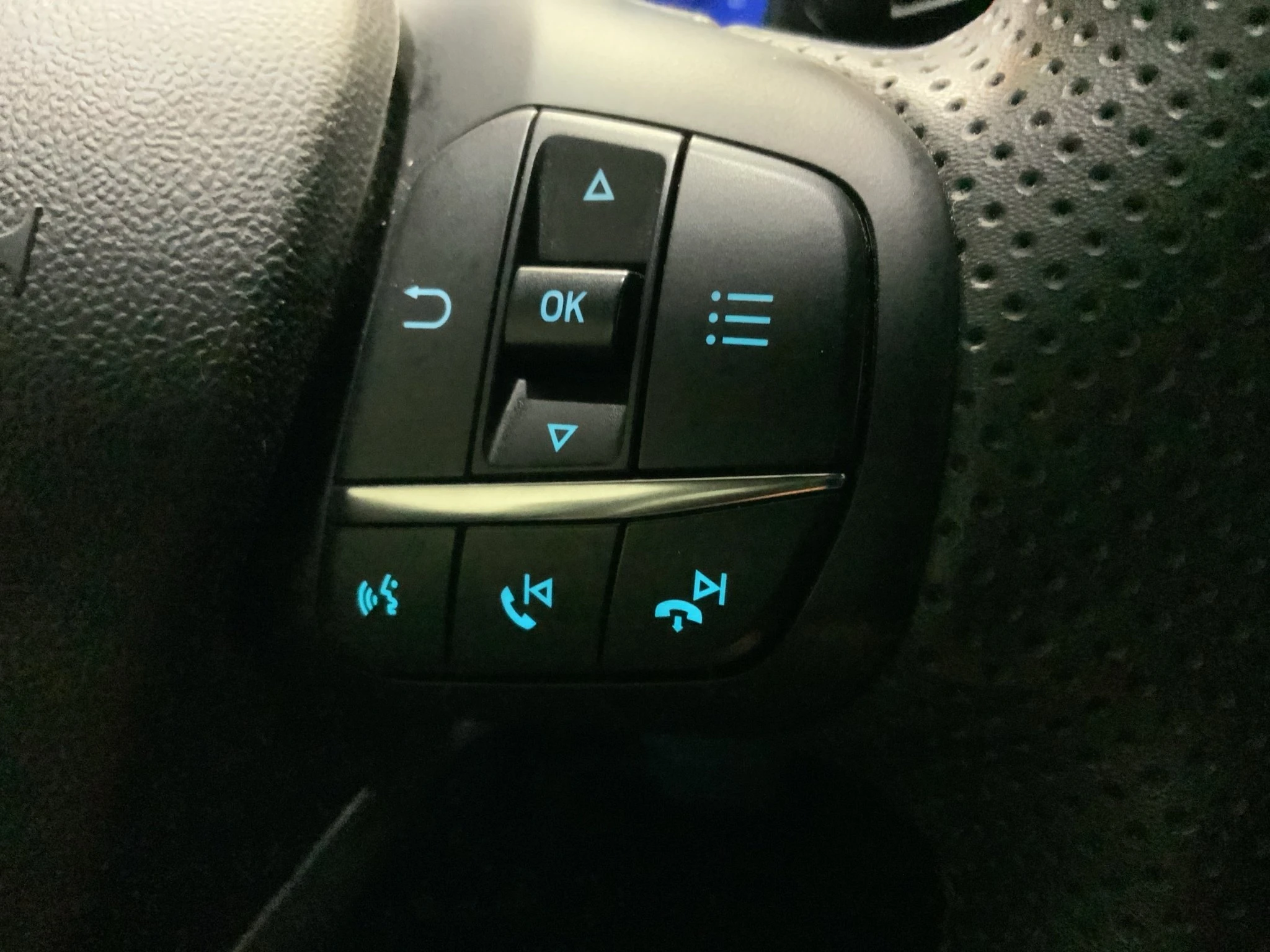 Ford-Puma-image-19