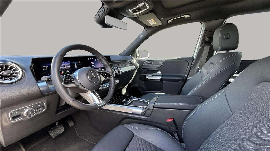 Mercedes-Benz-EQB-image-9