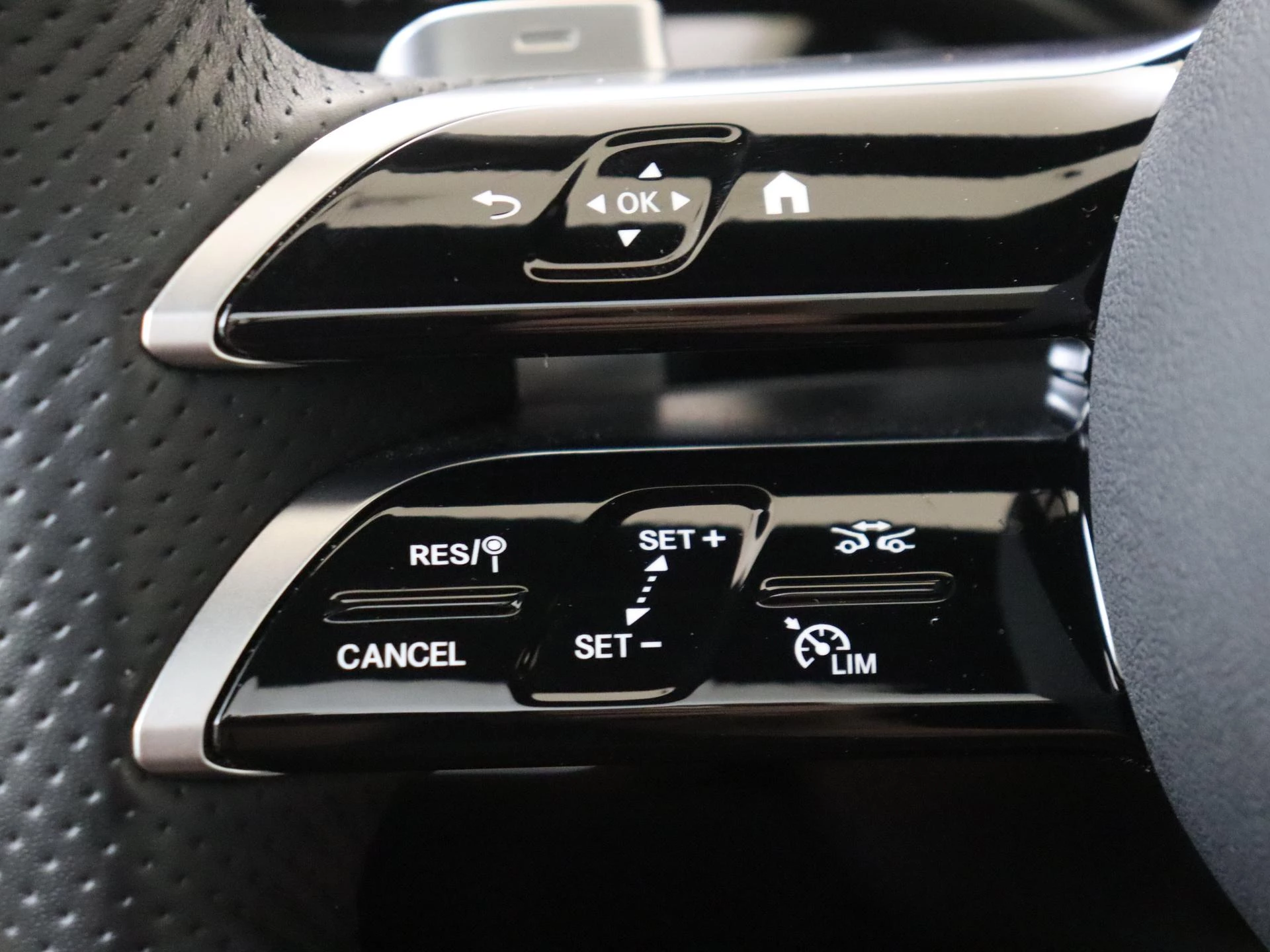 Mercedes-Benz A-Klasse 250 e Business Solution AMG