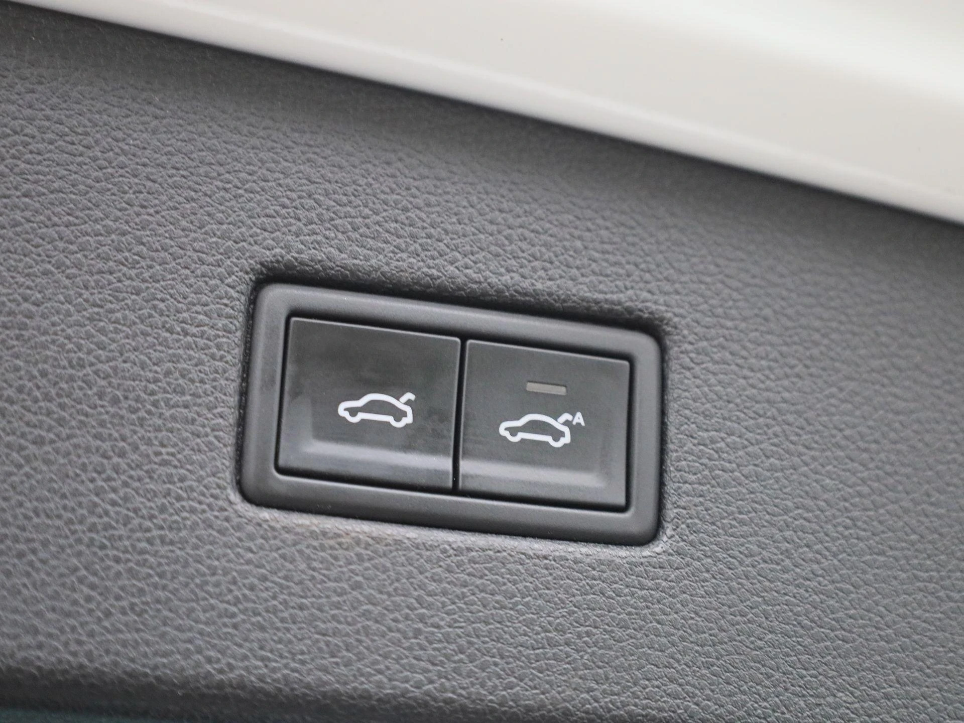 Volkswagen-Tiguan-image-14