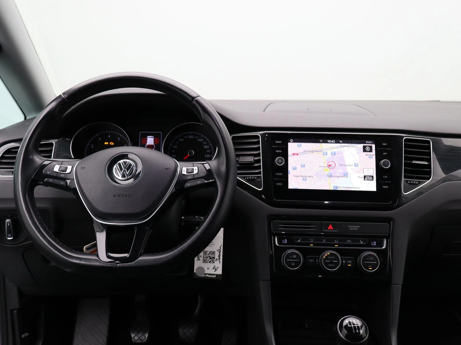 Volkswagen-Golf Sportsvan-image-6