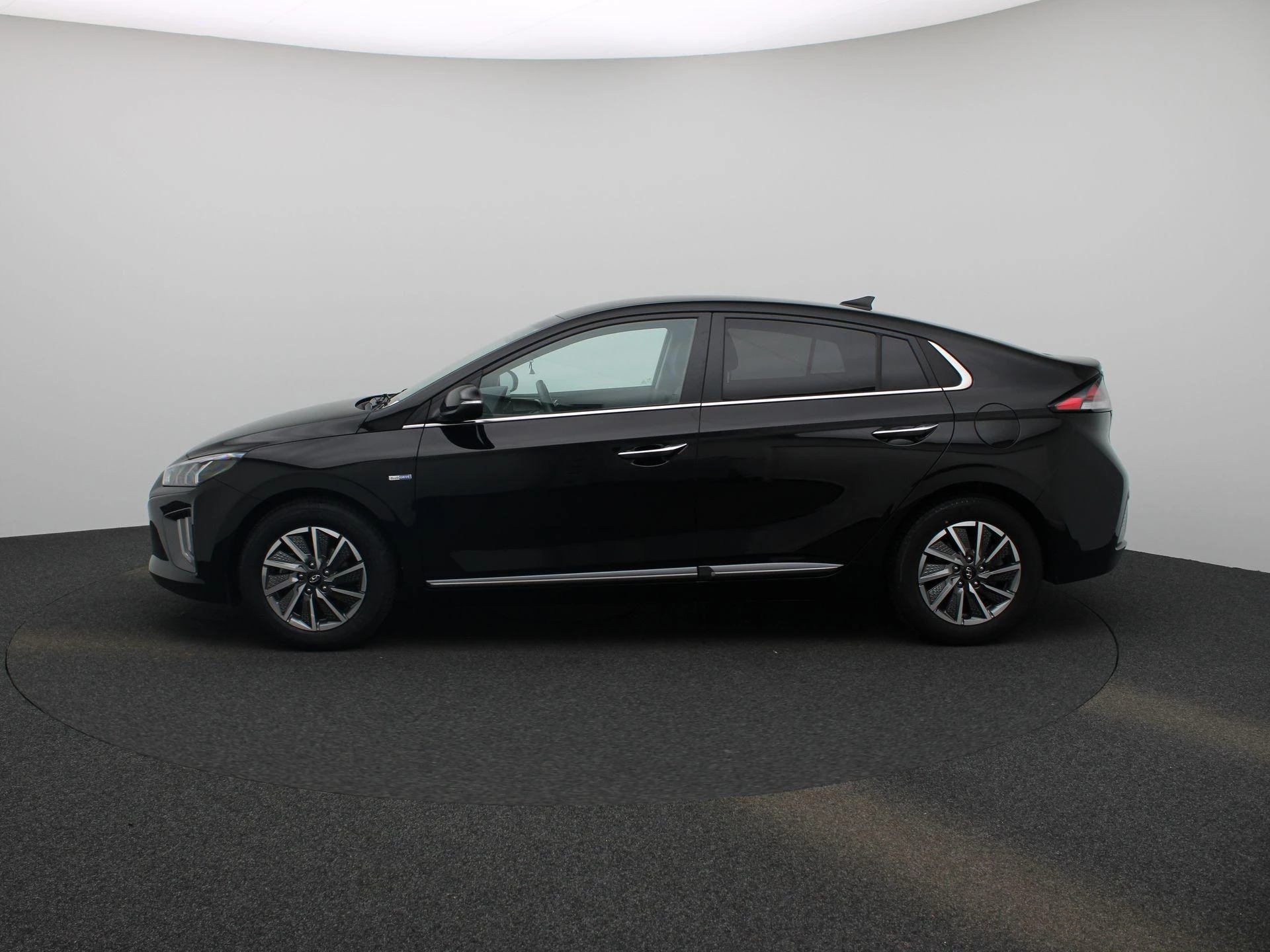 Hyundai-IONIQ-image-3