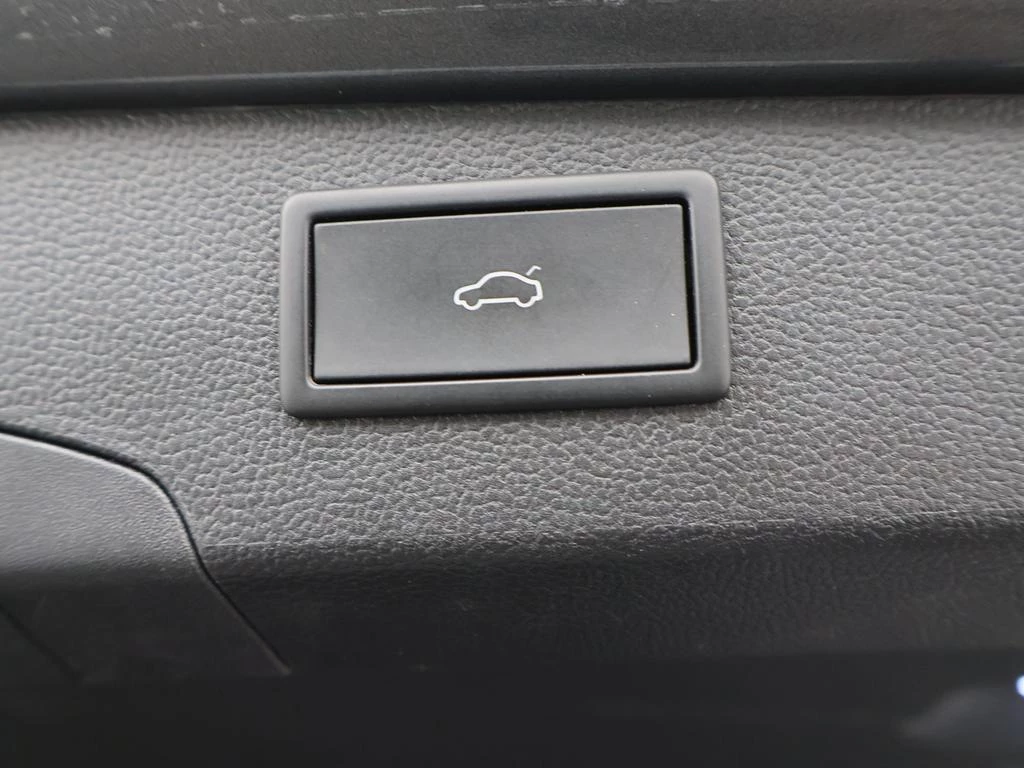 Volkswagen-Passat-image-18