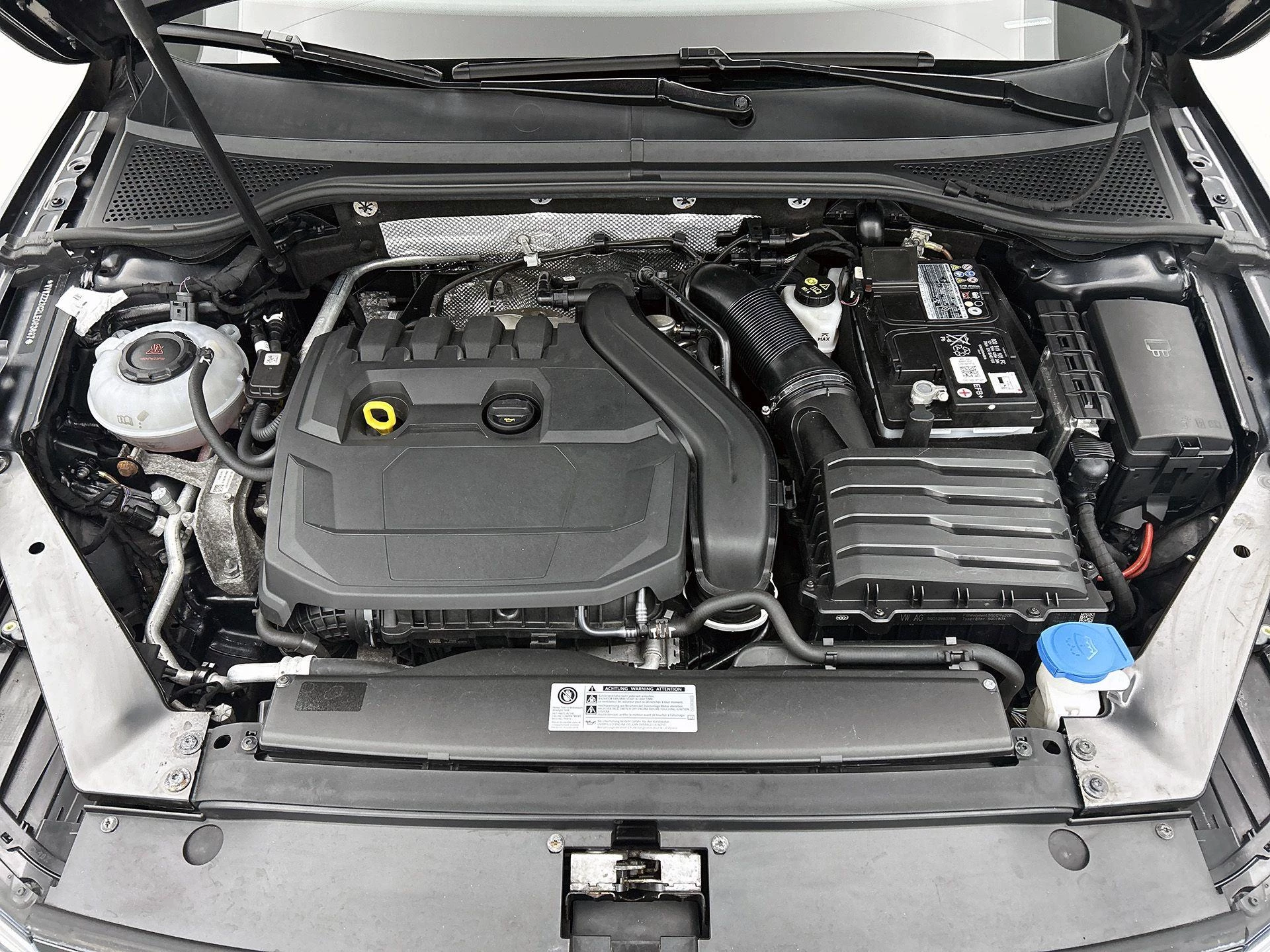 Volkswagen-Passat-image-23