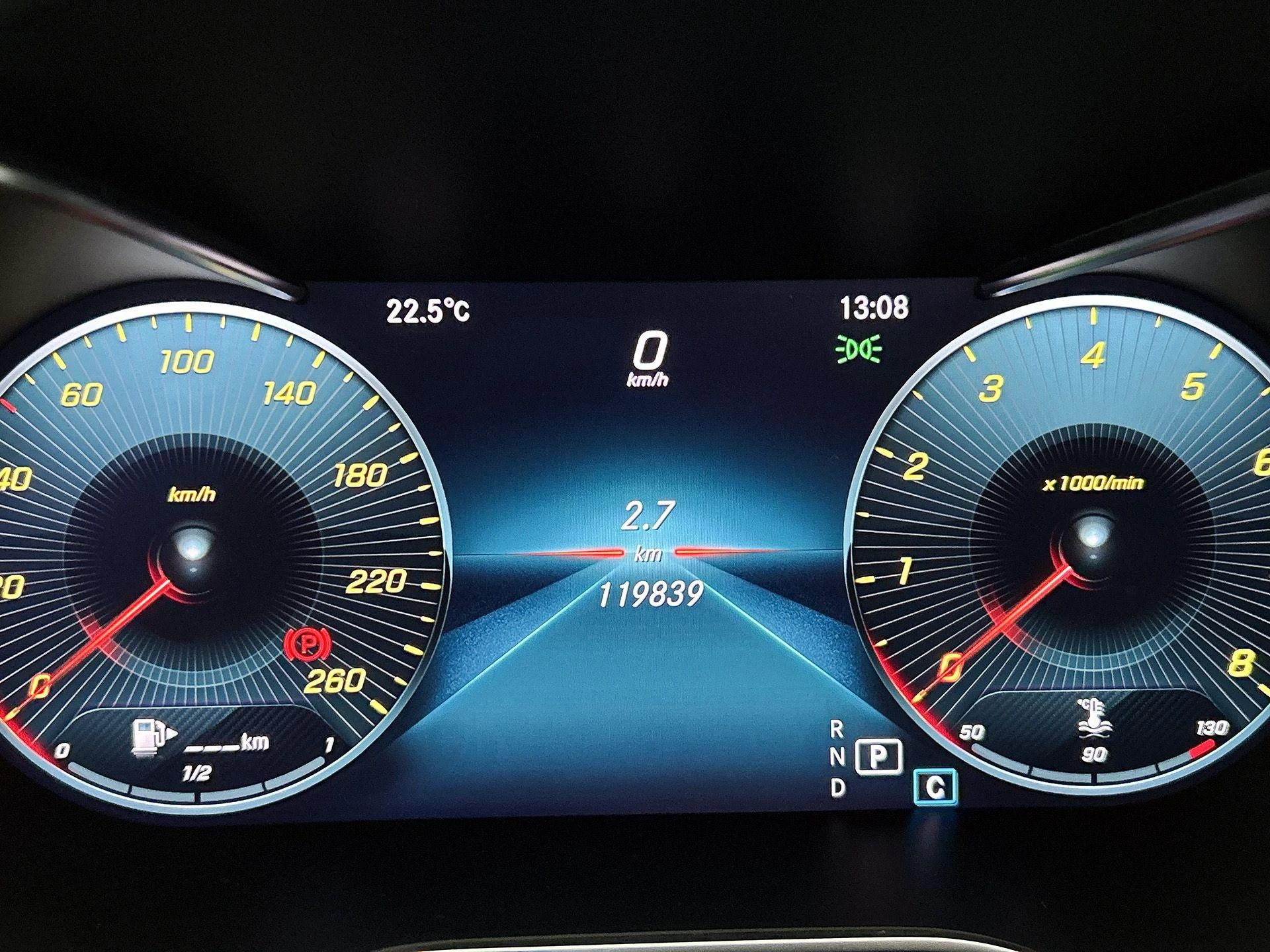 Mercedes-Benz-C-Klasse-image-18