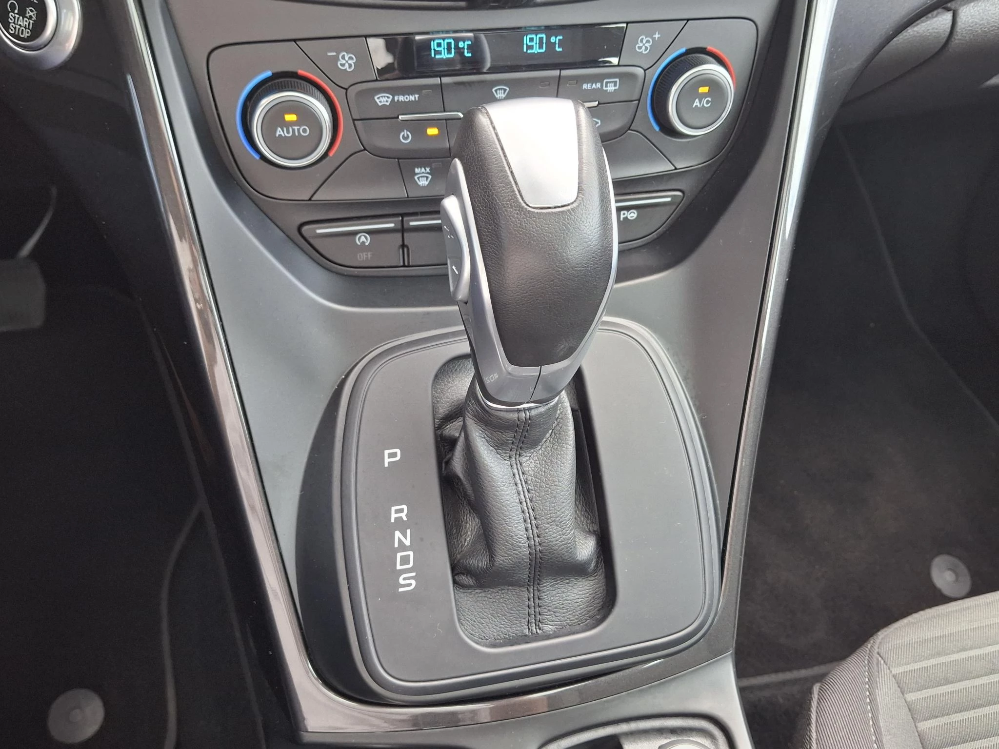 Ford-C-MAX-image-20