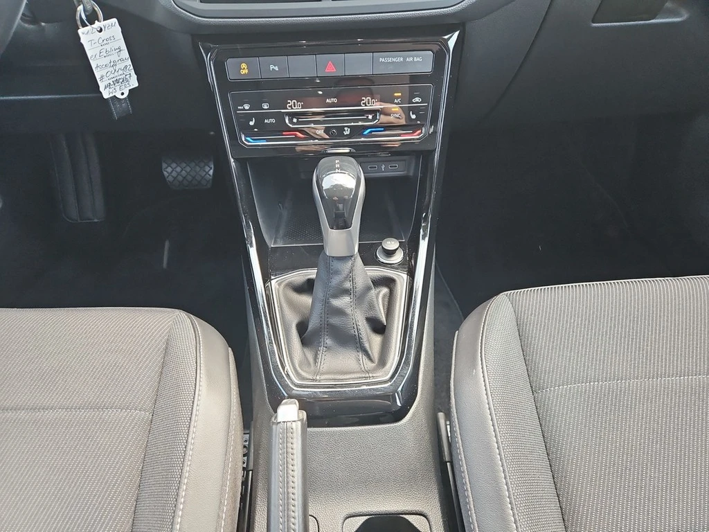 Volkswagen-T-Cross-image-8