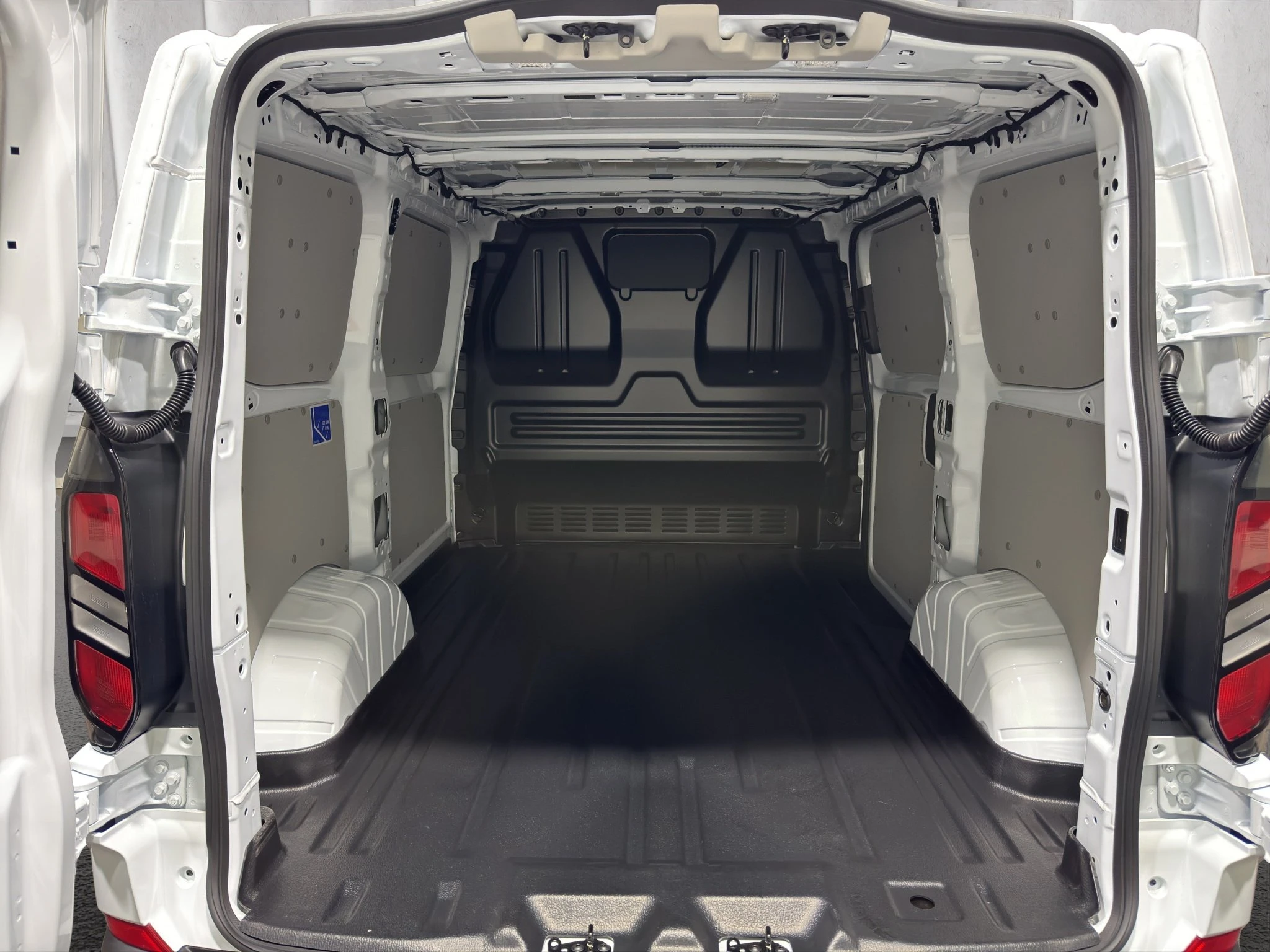 Ford-Transit Custom-image-12