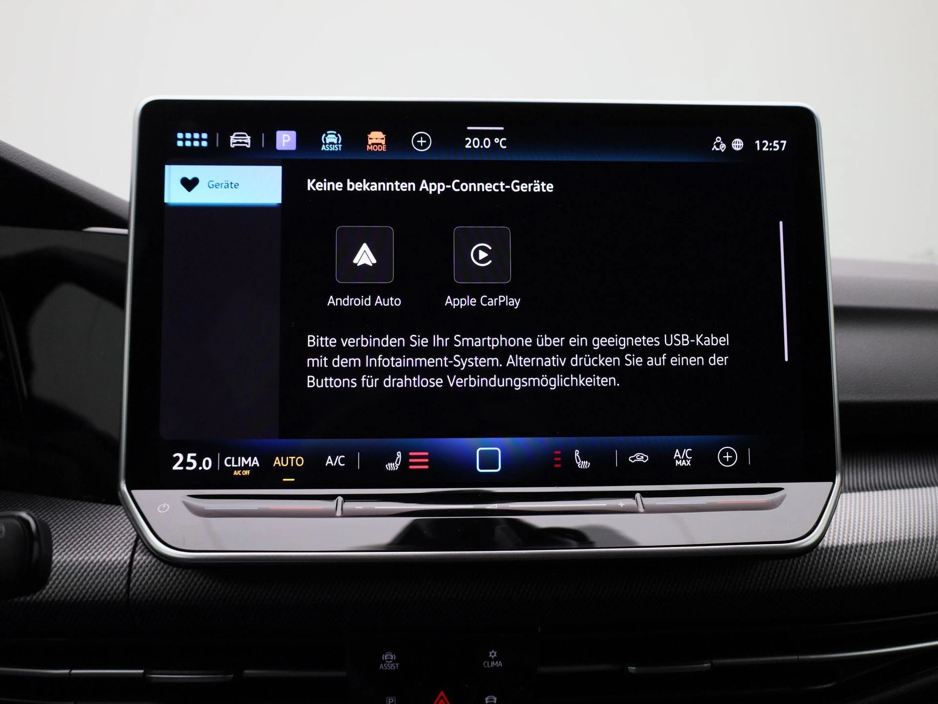 Volkswagen-Golf-image-25