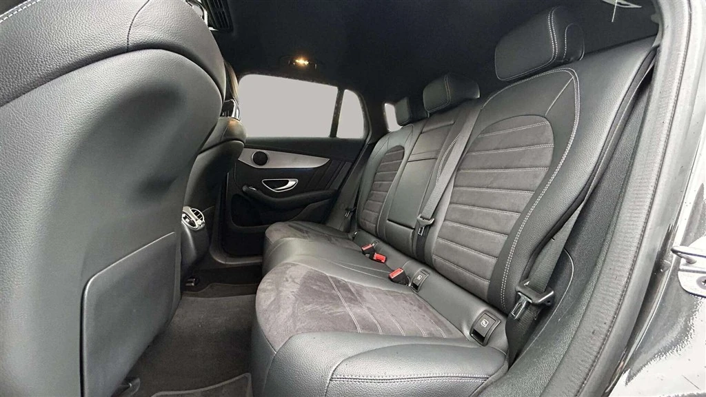 Mercedes-Benz-EQC-image-28