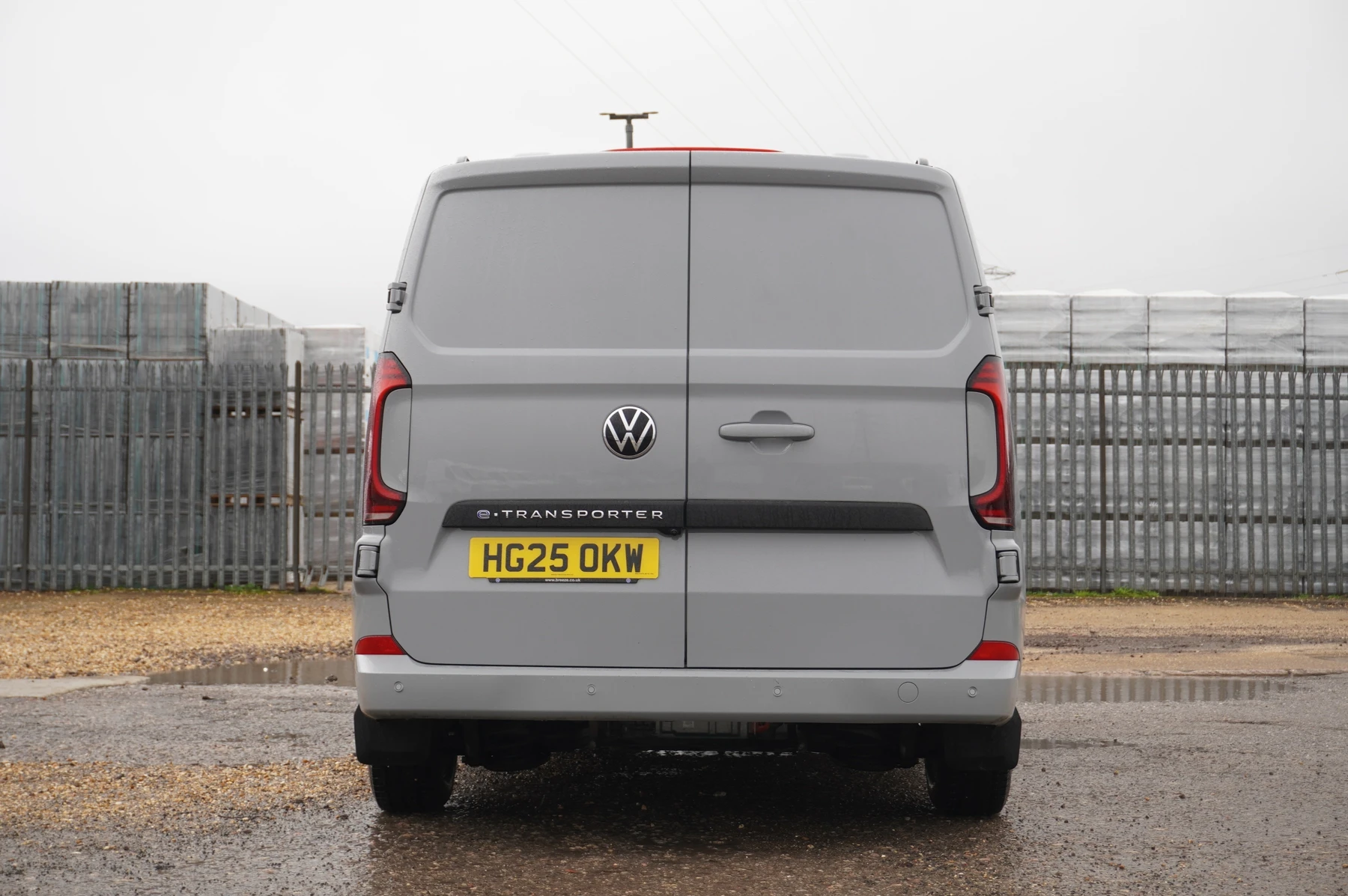 Volkswagen-Transporter-image-12