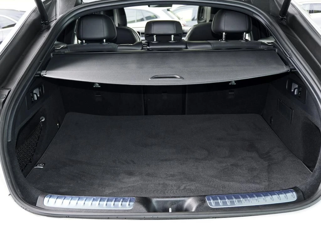 Mercedes-Benz-GLC 220 d-image-16