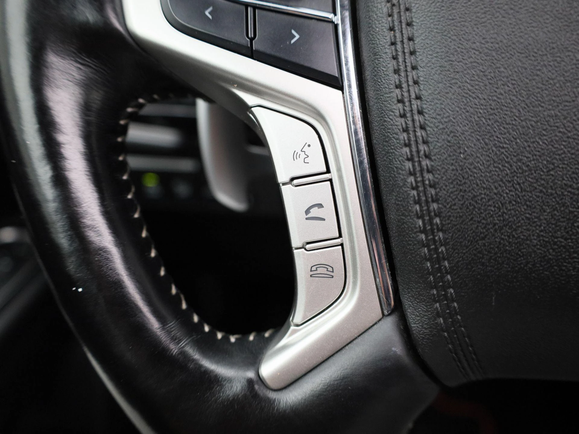 Mitsubishi-Outlander-image-20