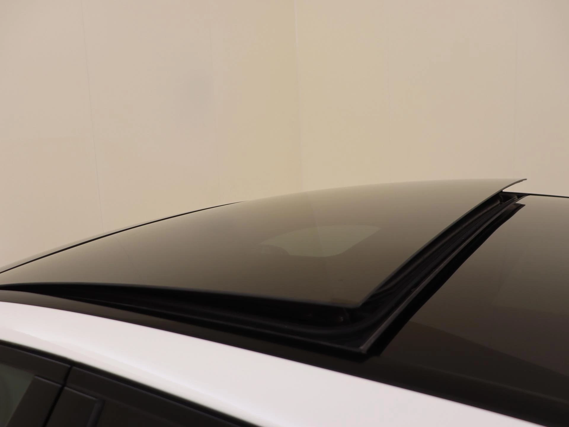 Mercedes-Benz-C-Klasse-image-31