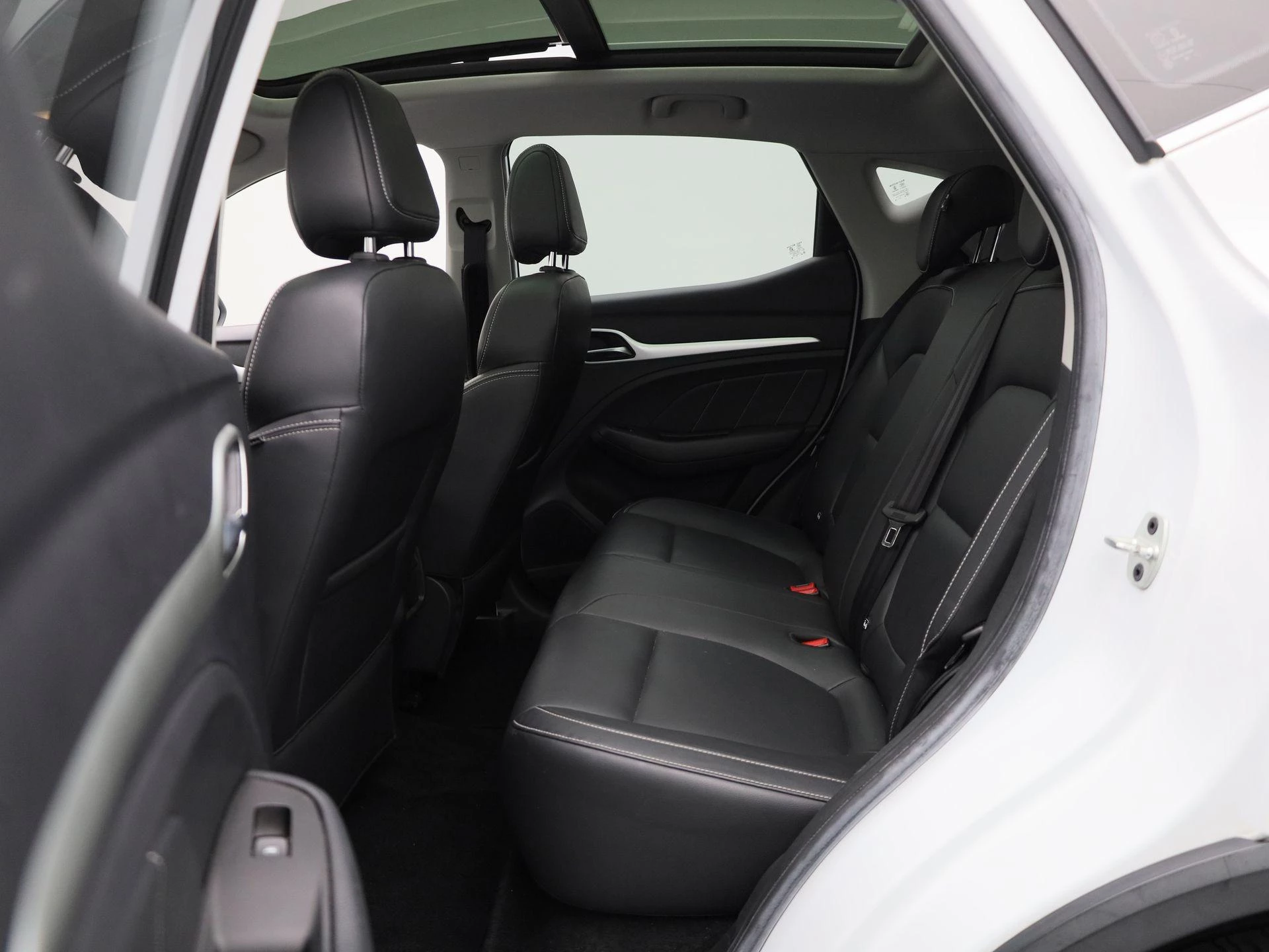 MG-ZS EV-image-11