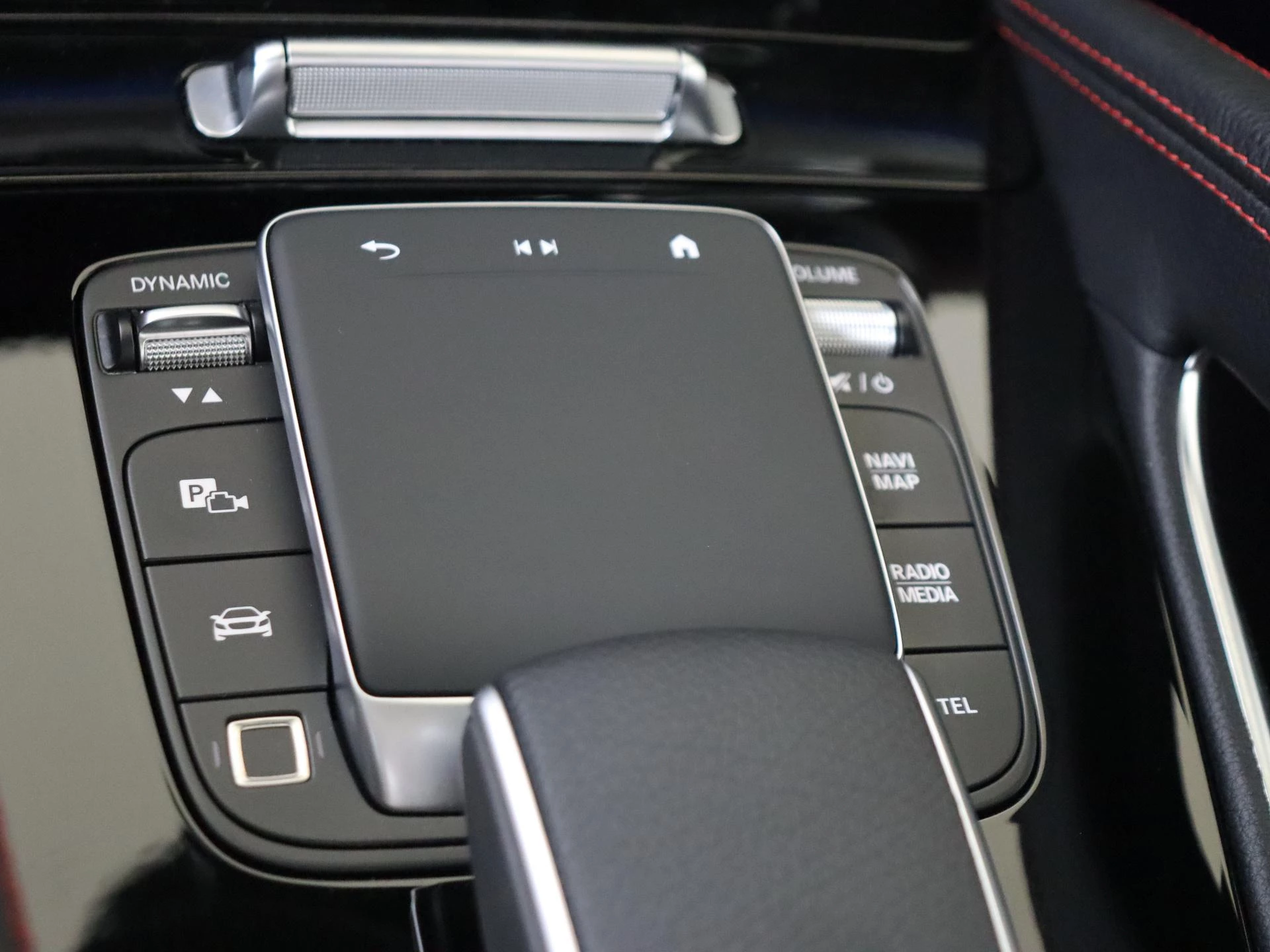 Mercedes-Benz-GLE-image-30