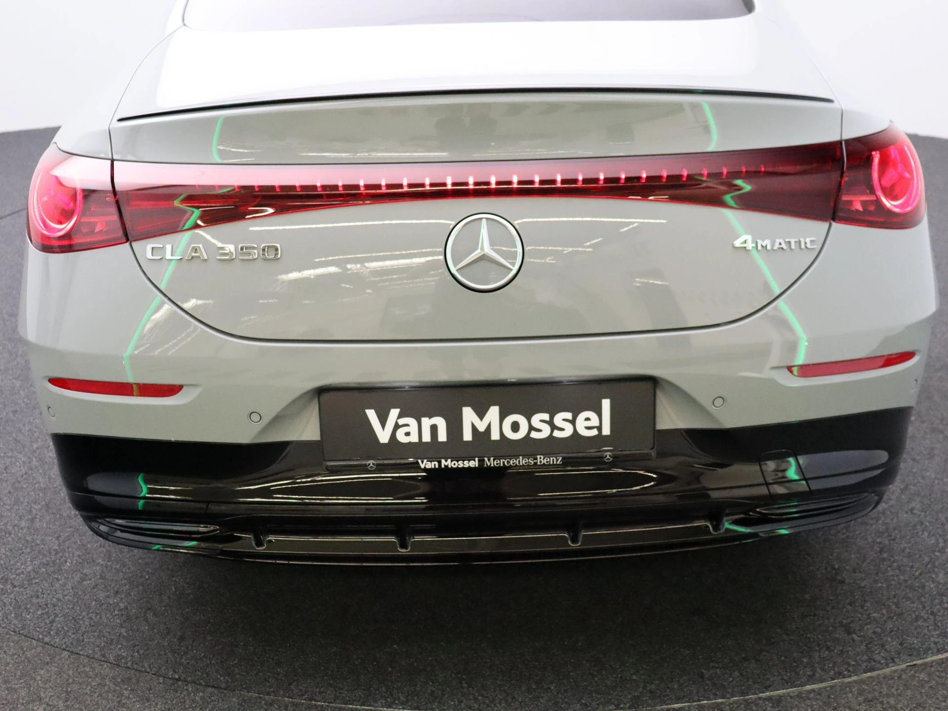 Mercedes-Benz-CLA-image-24