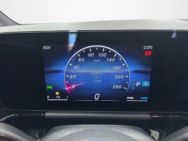 Mercedes-Benz GLA 200 PROGRESSIVE AHK SHZ MBUX KLIMA NAVI Progressive