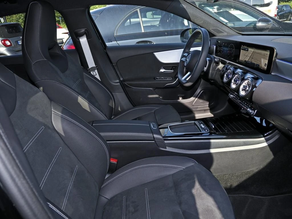 Mercedes-Benz-A-Klasse 200-image-12