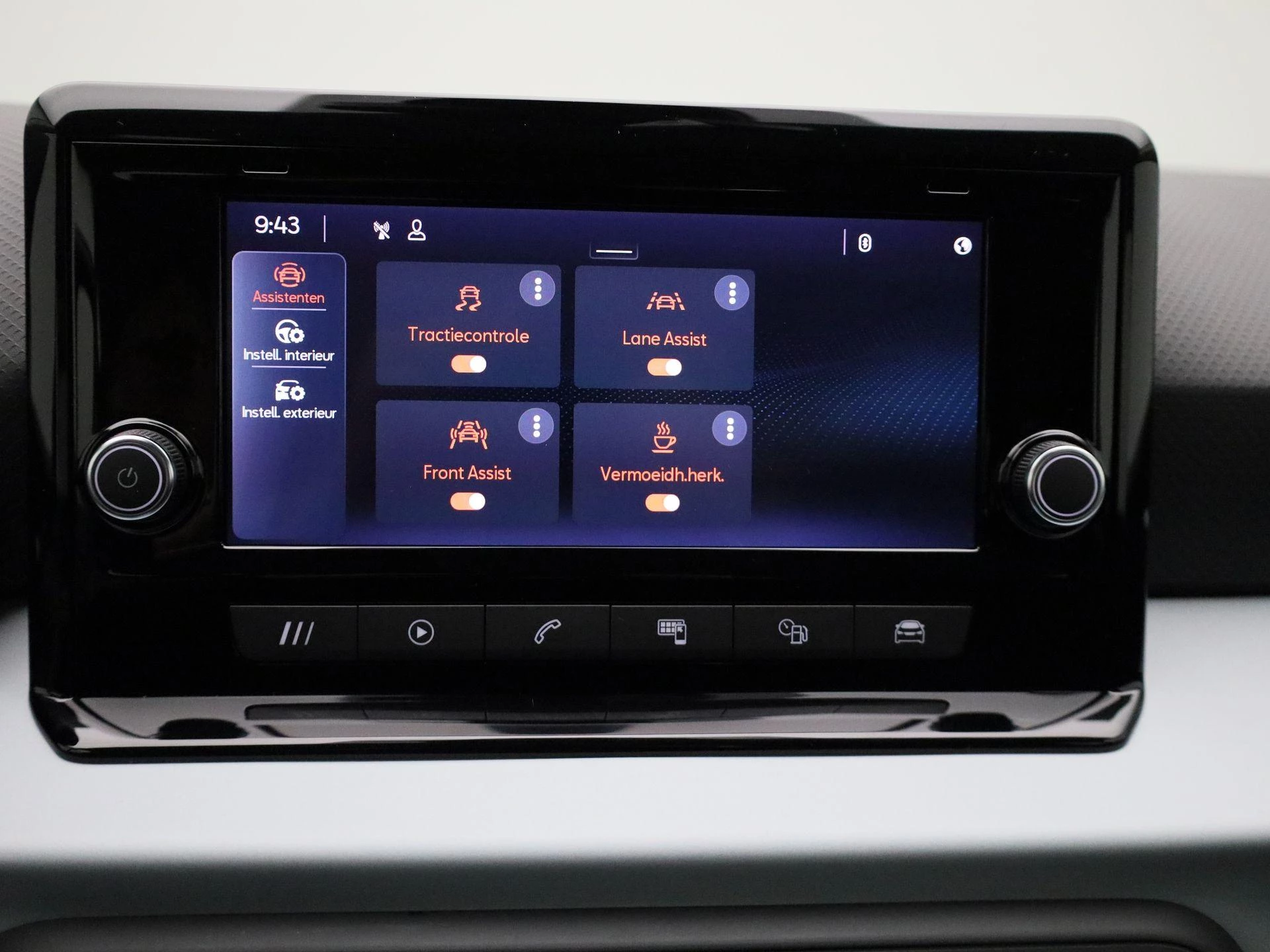 SEAT-Arona-image-19