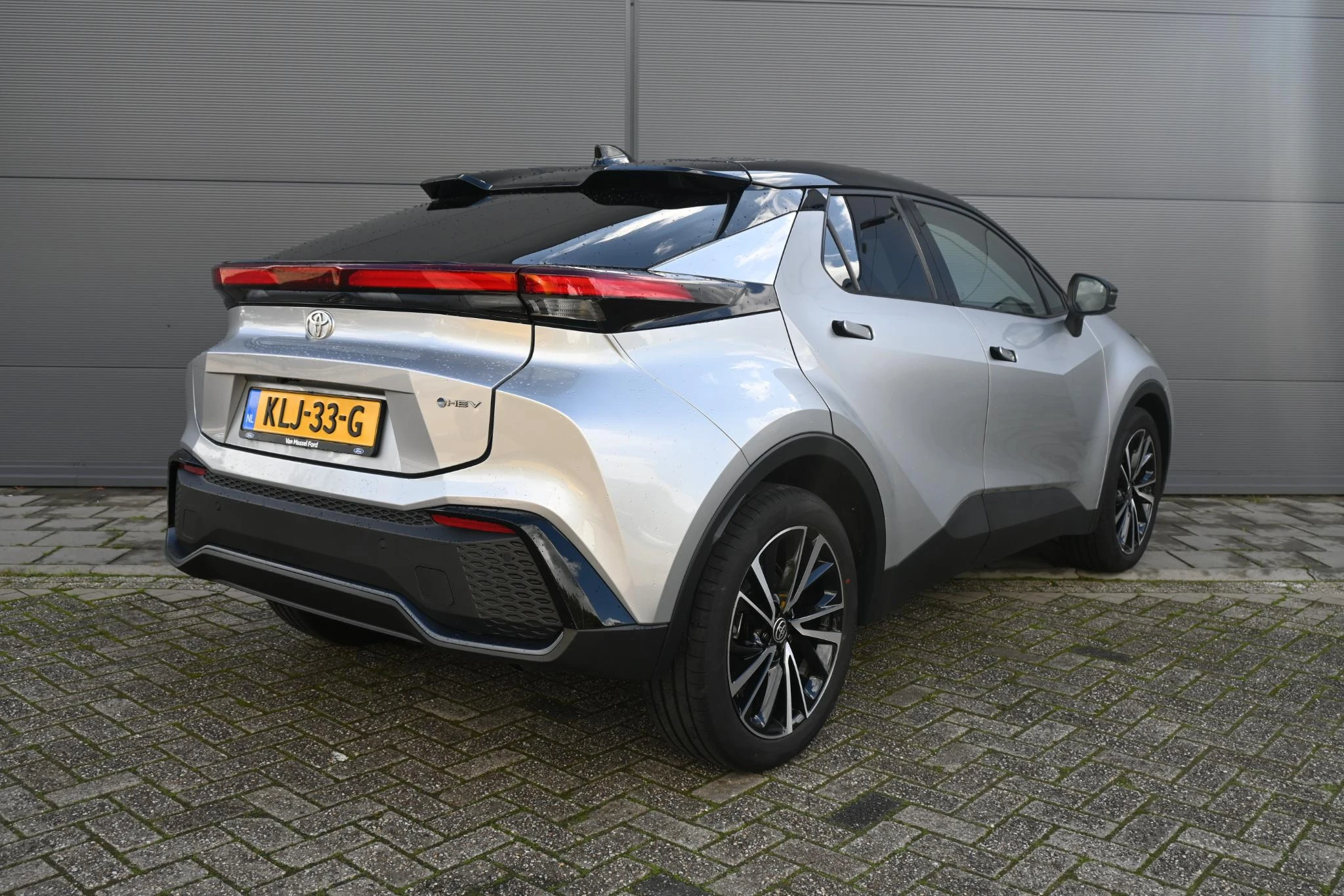 Toyota-C-HR-image-4