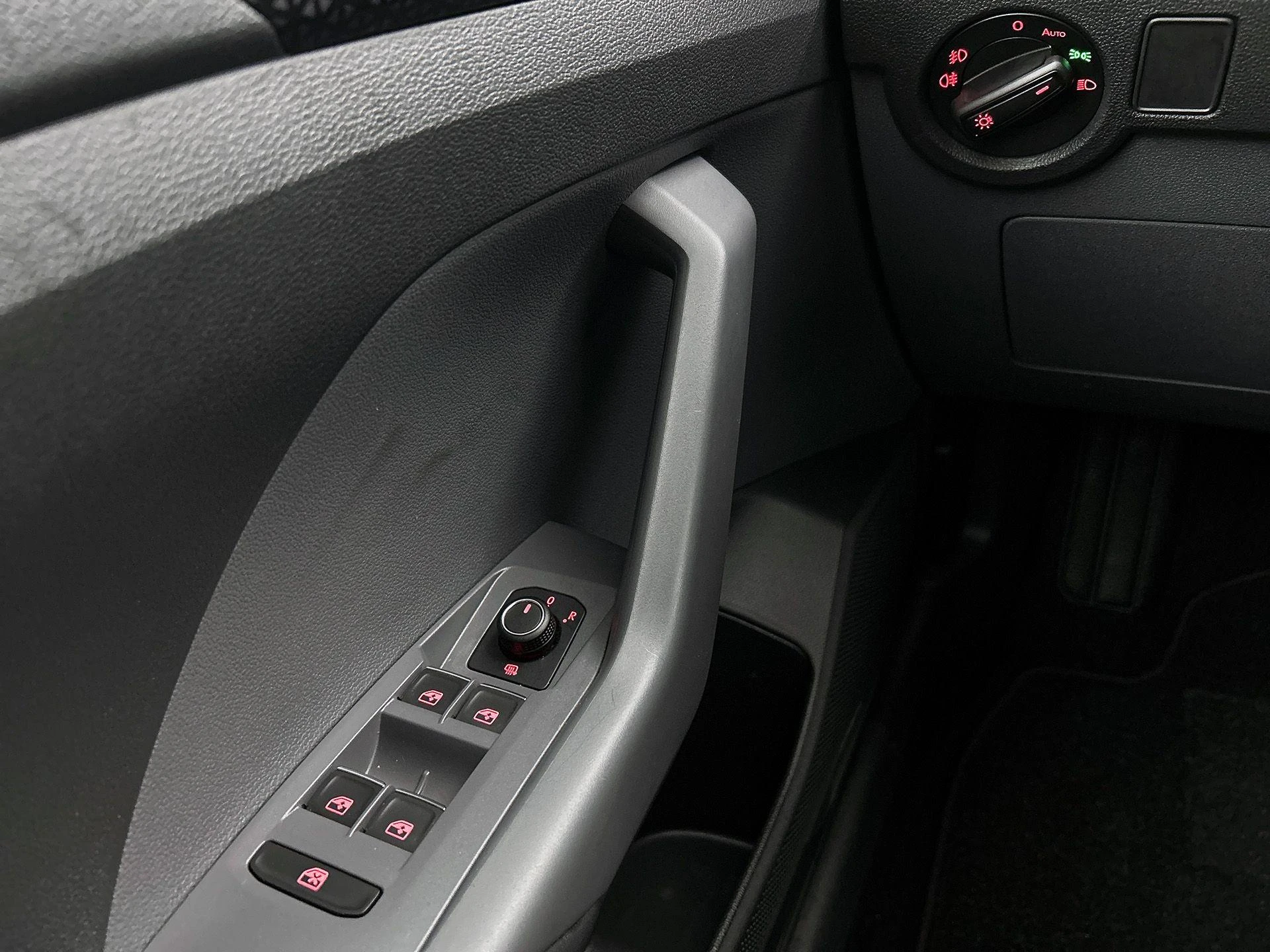 Volkswagen-T-Cross-image-30