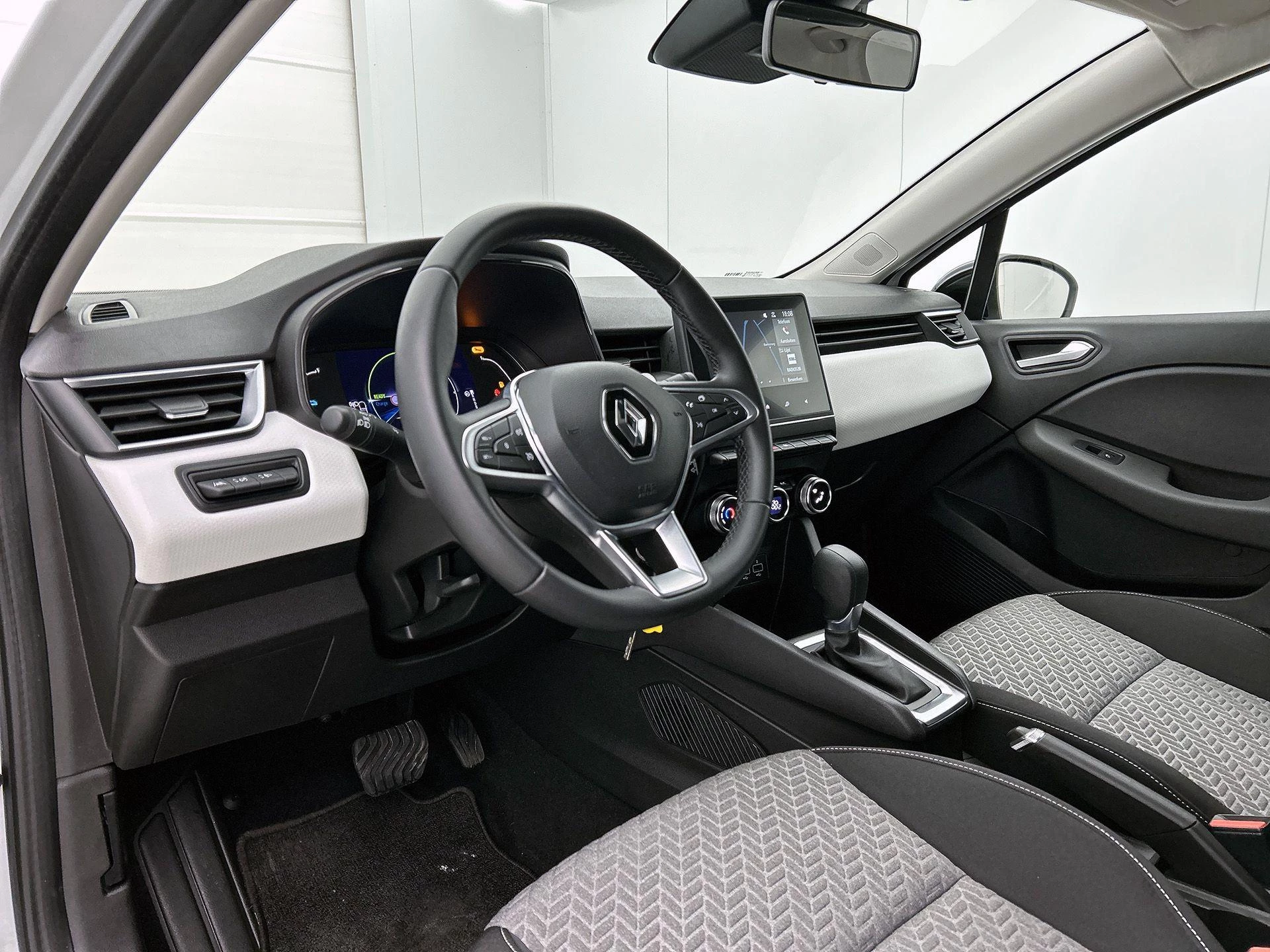 Renault-Clio-image-16