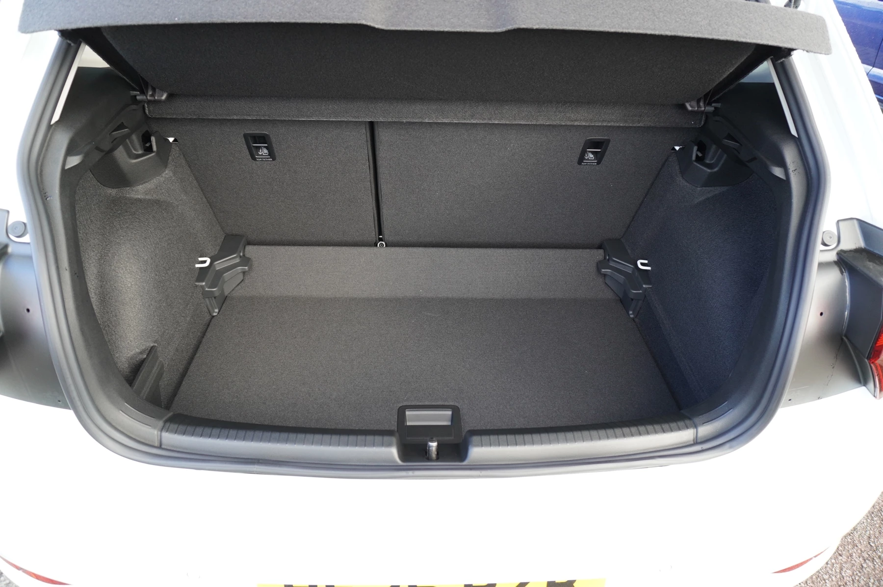 Volkswagen-Polo-image-13