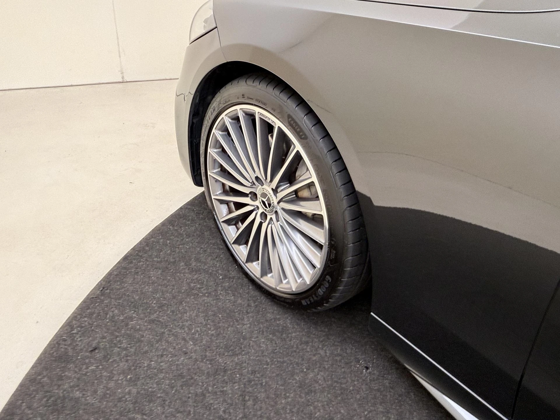Mercedes-Benz-C-Klasse-image-30