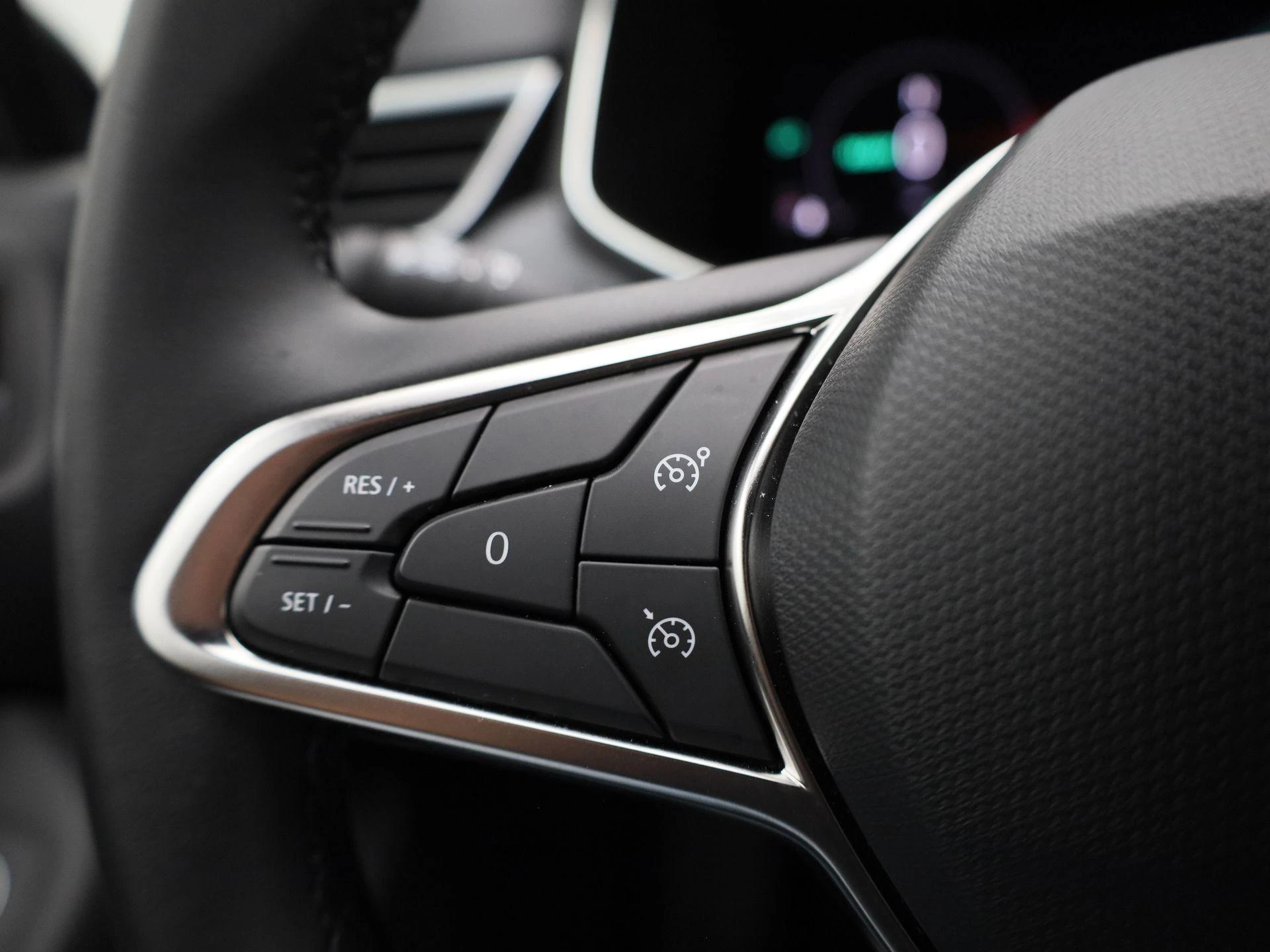 Renault-Clio-image-16