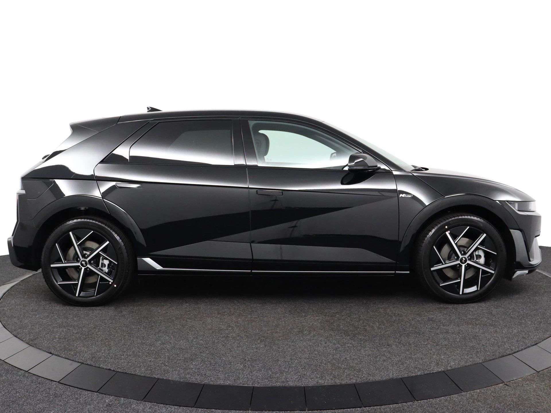 Hyundai-IONIQ 5-image-2