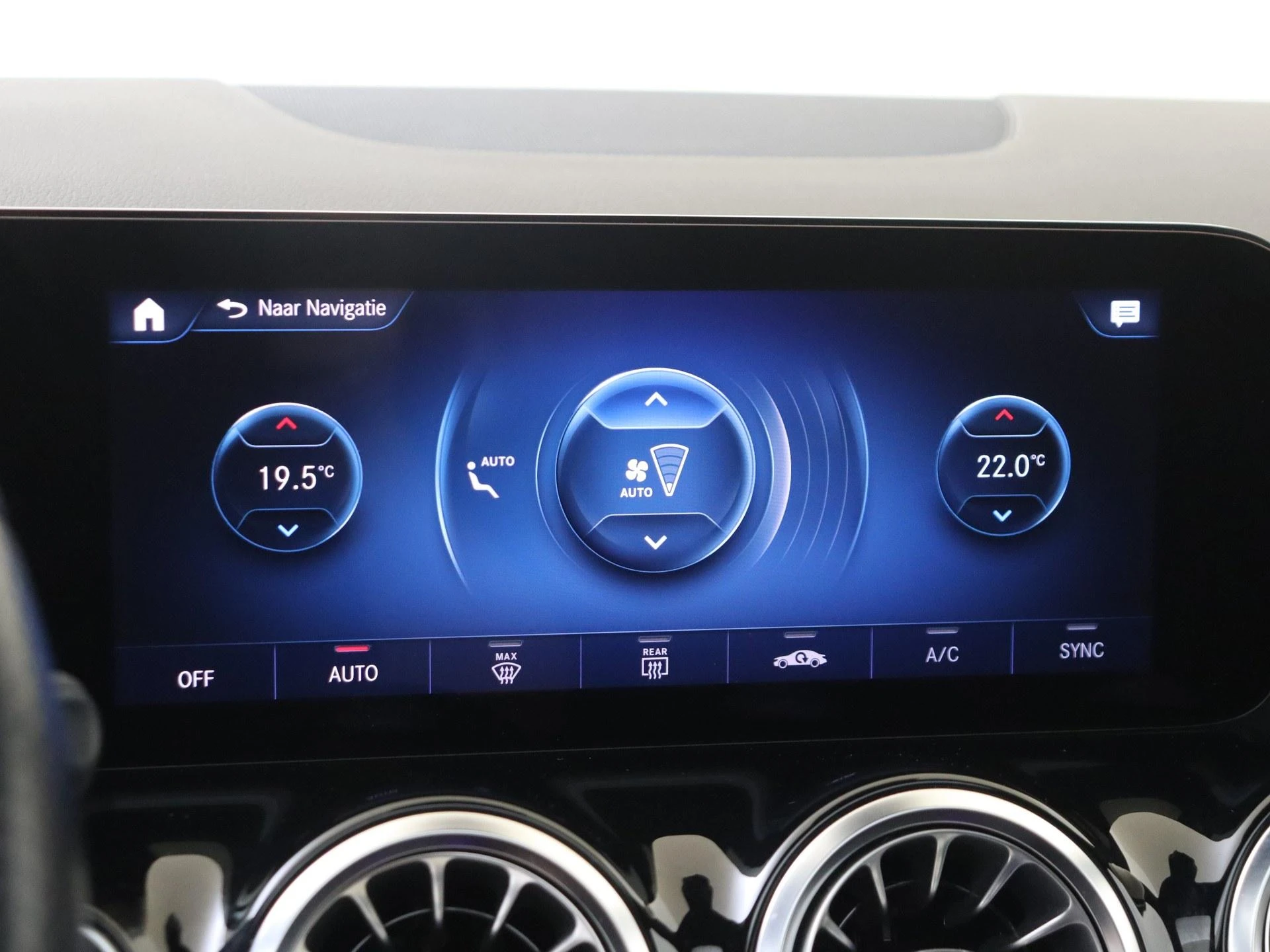 Mercedes-Benz GLA 200 Business Solution AMG