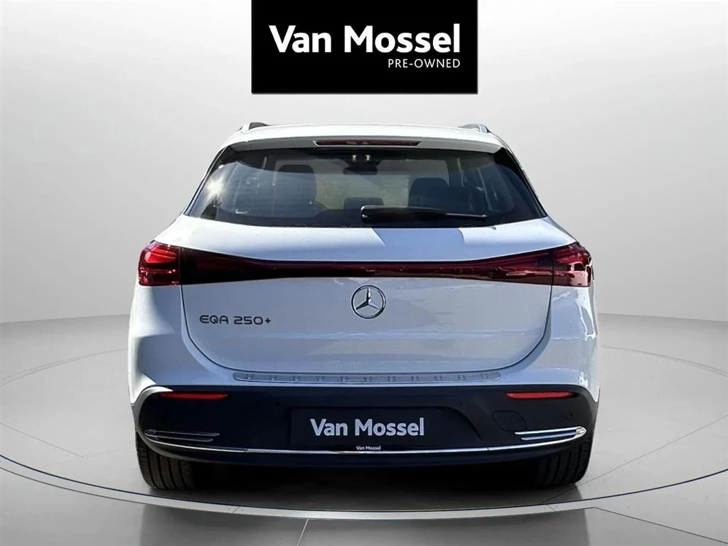 Mercedes-Benz-EQA-image-5