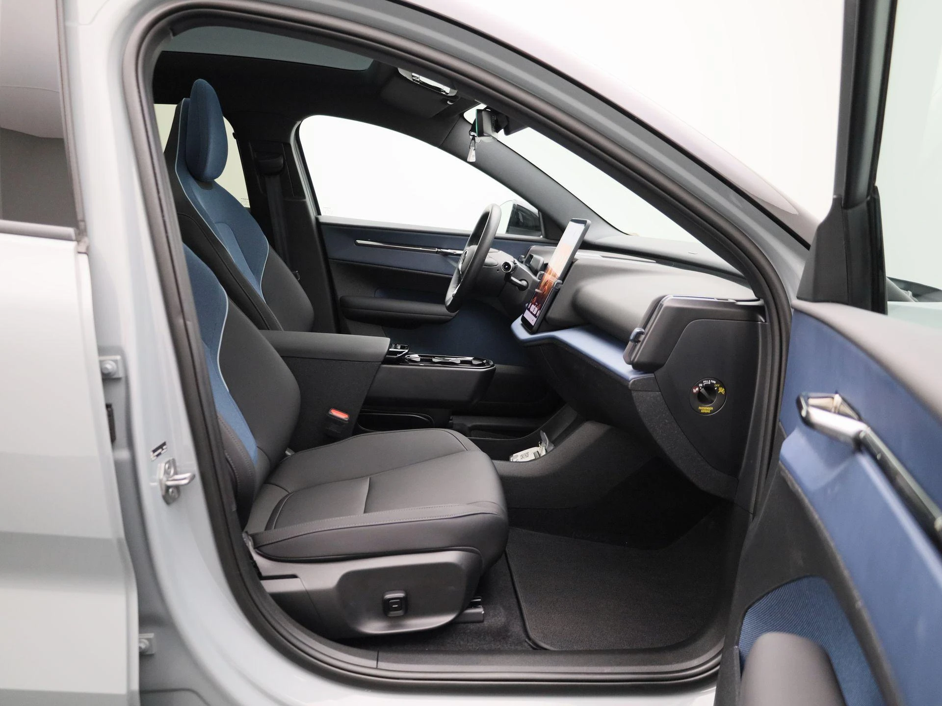 Volvo-EX30-image-40