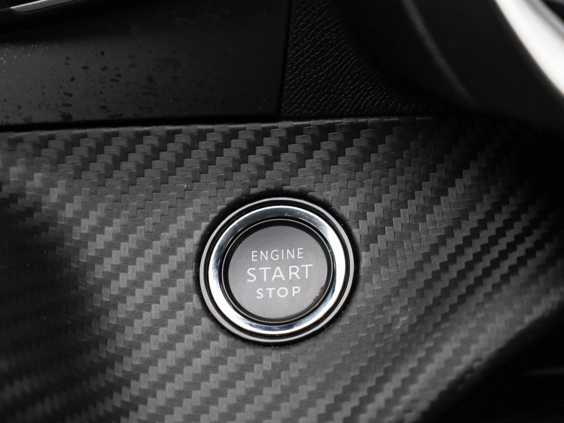 Peugeot-e-208-image-23
