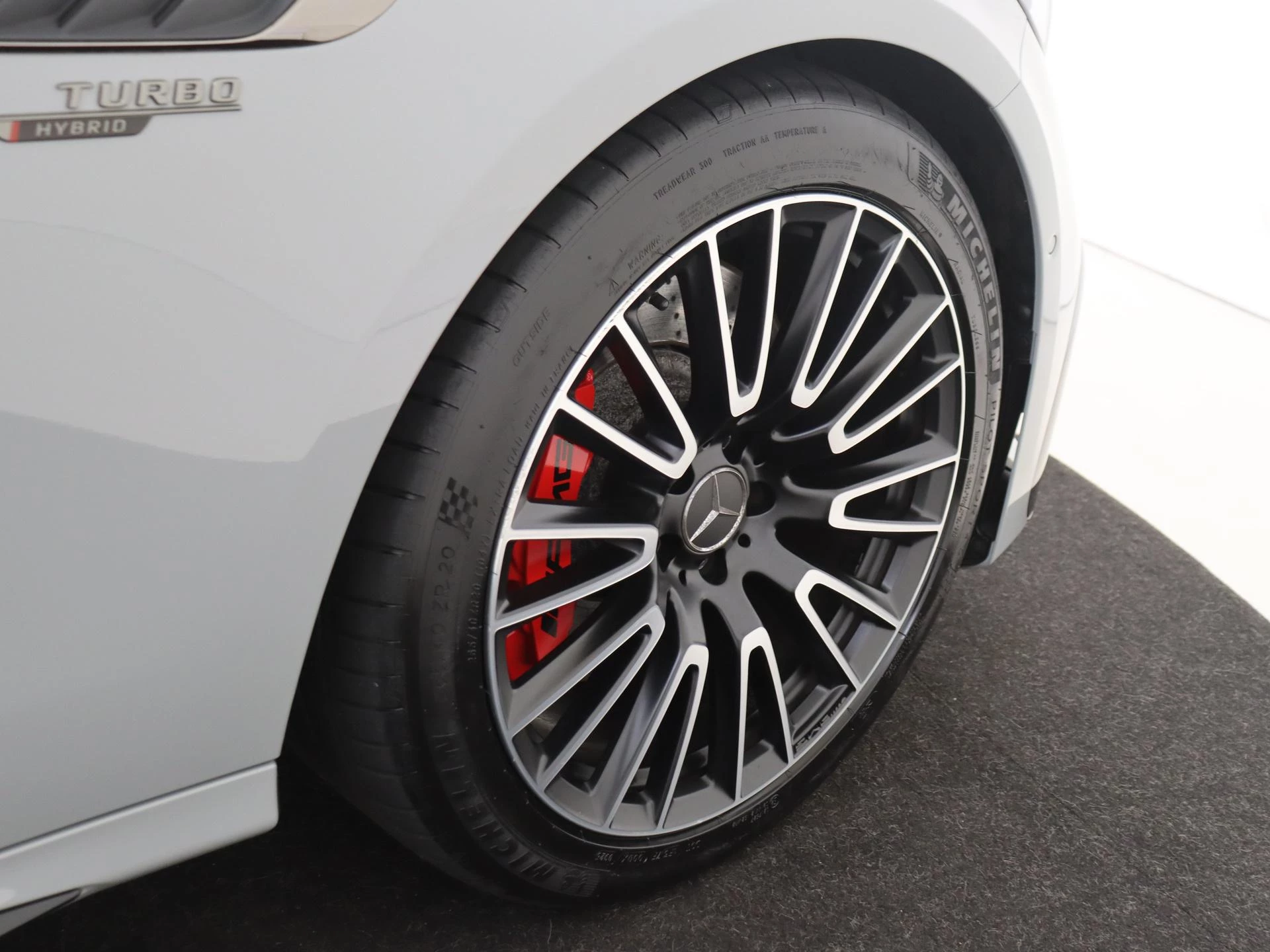 Mercedes-Benz-E-Klasse-image-13