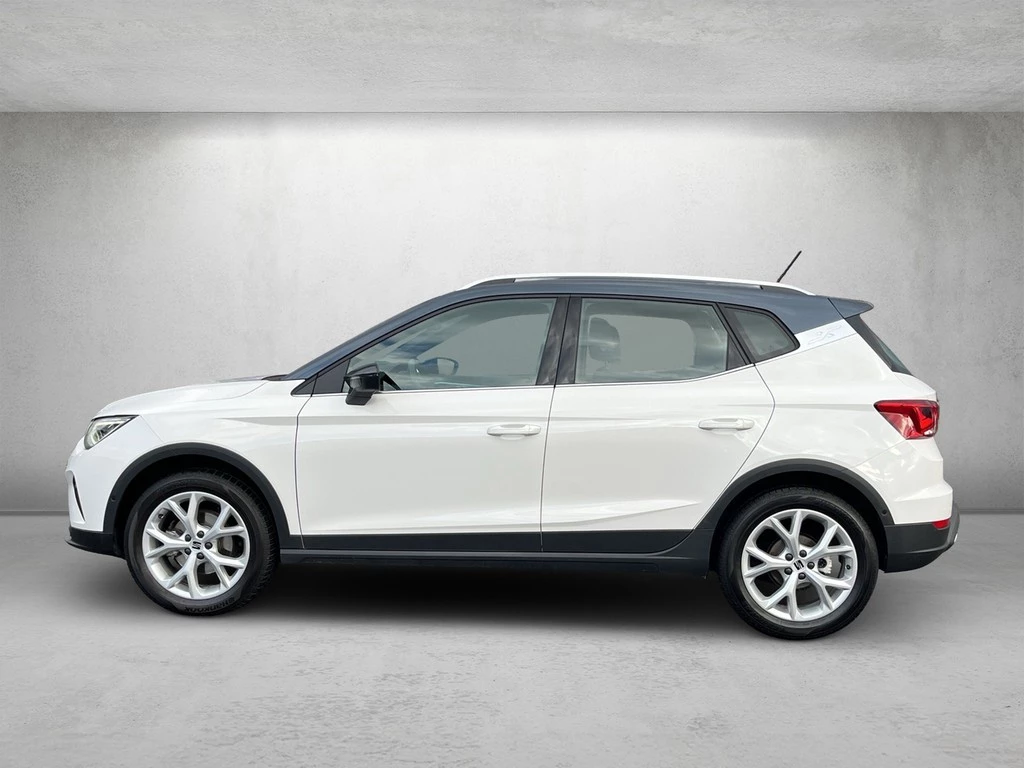 SEAT-Arona-image-1